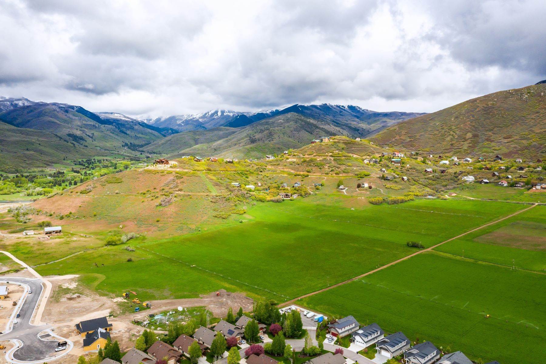 Single Family Homes for Sale at The Last 2 Lots To Be Built by Probst Enterprises Are Now Released and Available 1507 N Canyon View Road Midway, Utah 84049 United States