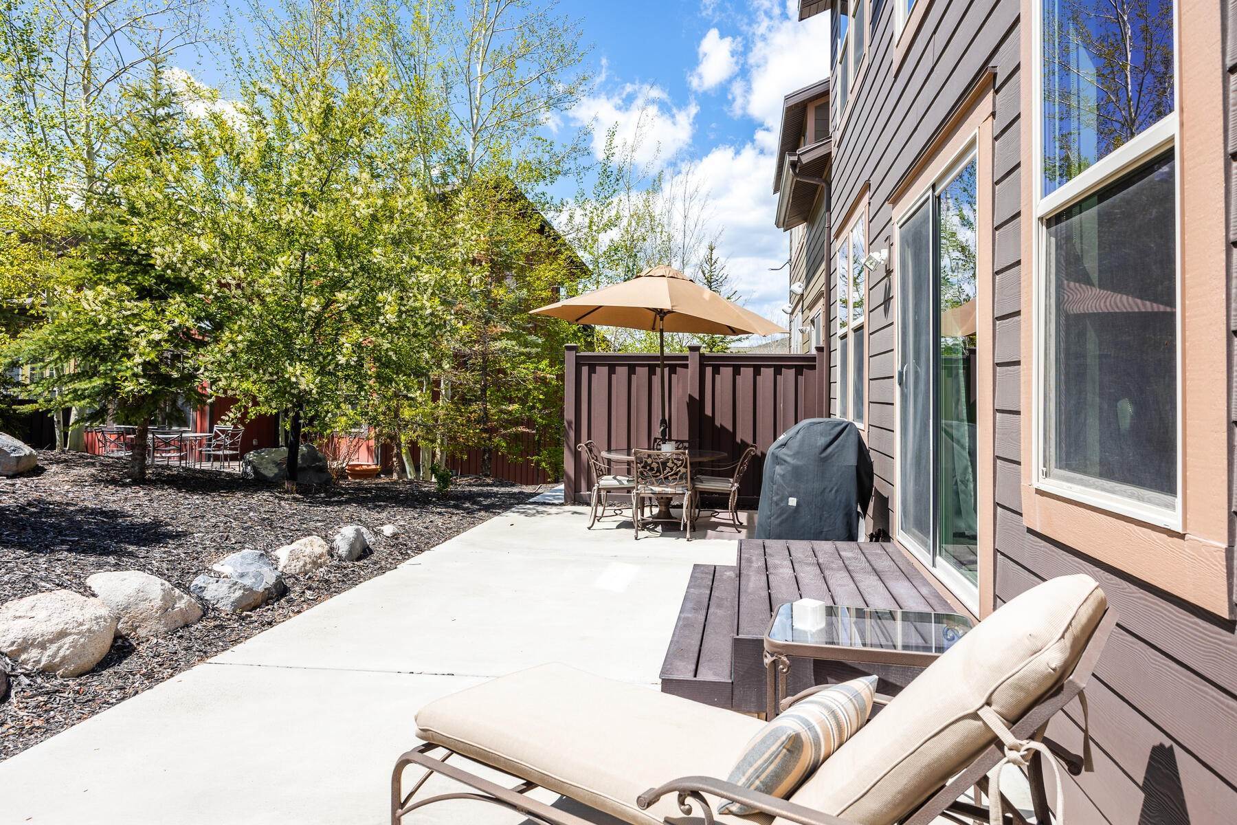 30. Townhouse for Sale at Available to Rent Nightly this Furnished Townhome at The Retreat at Jordanelle! 13335 N Alexis Dr Kamas, Utah 84036 United States