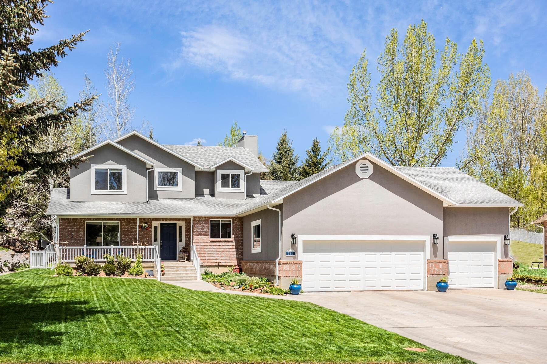 Single Family Homes for Sale at Heber Valley Haven Lined with Evergreens and Aspens! 771 E Ridge Dr Heber, Utah 84032 United States