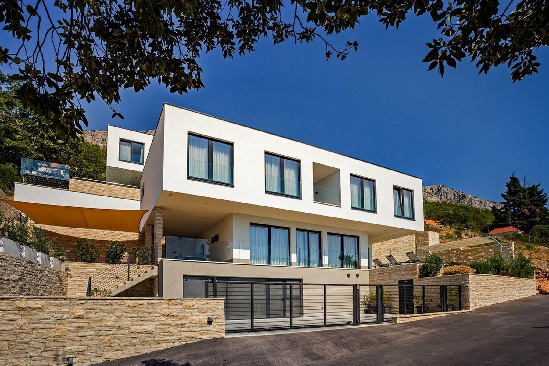 2. Single Family Homes for Sale at Villa Maribella Omis, Split Dalmatia 21310 Croatia