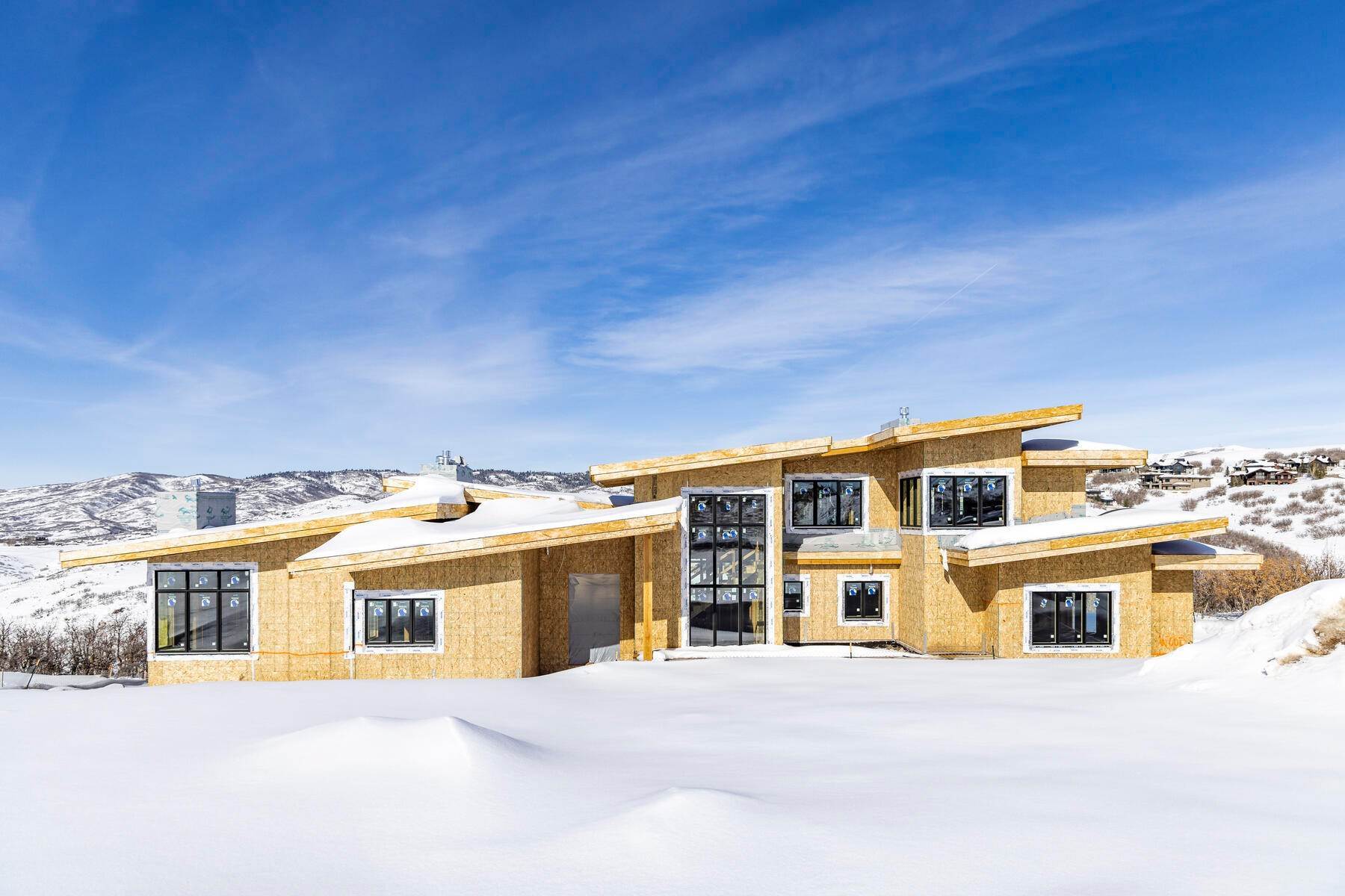 29. Single Family Homes for Sale at Sophisticated New Construction with Sweeping Park City Views and Full Membership 8591 N Promontory Ridge Drive Park City, Utah 84098 United States