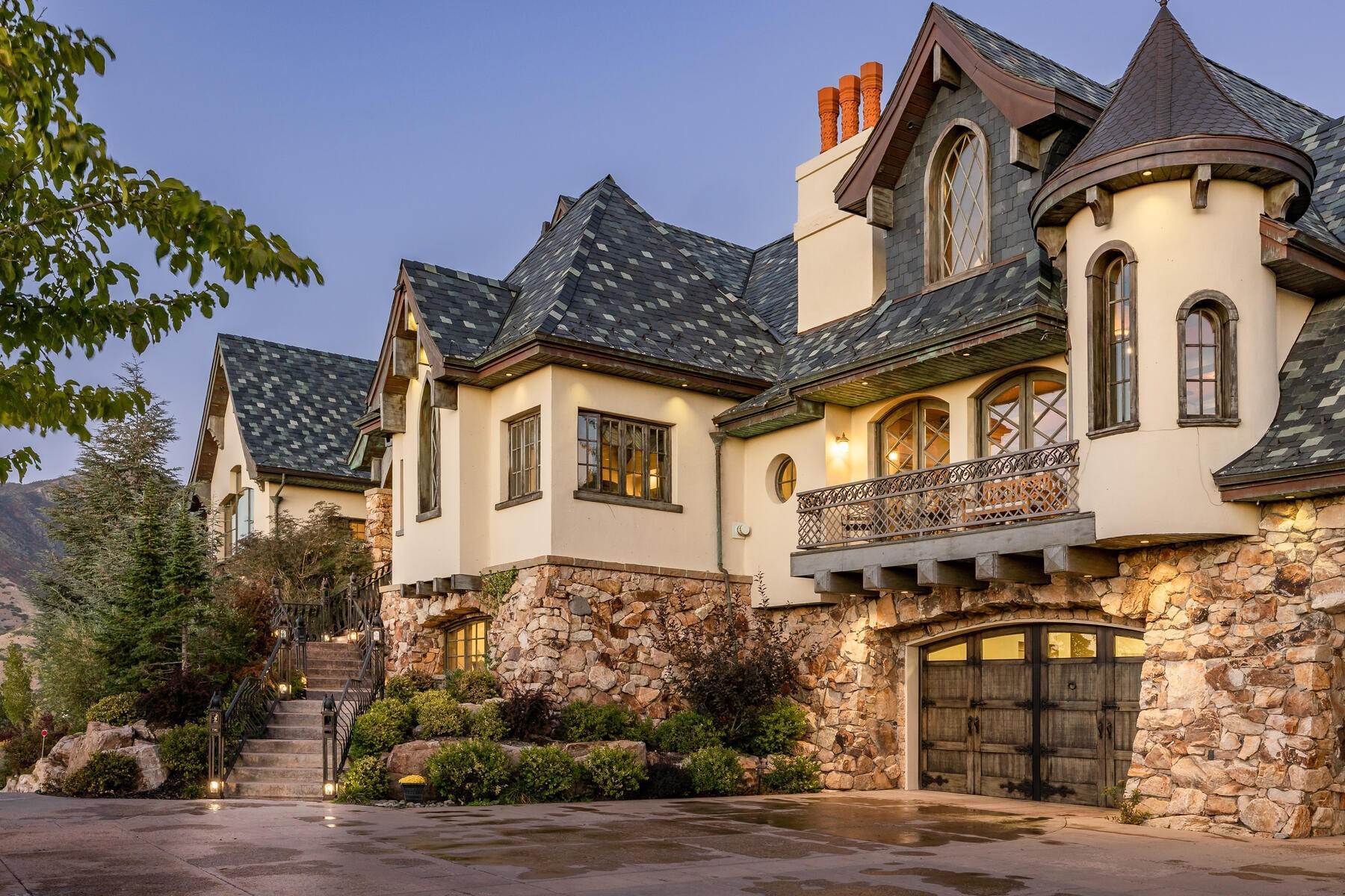 9. Single Family Homes for Sale at Luxurious Castle-Like Estate 4623 S Jupiter Dr Salt Lake City, Utah 84124 United States