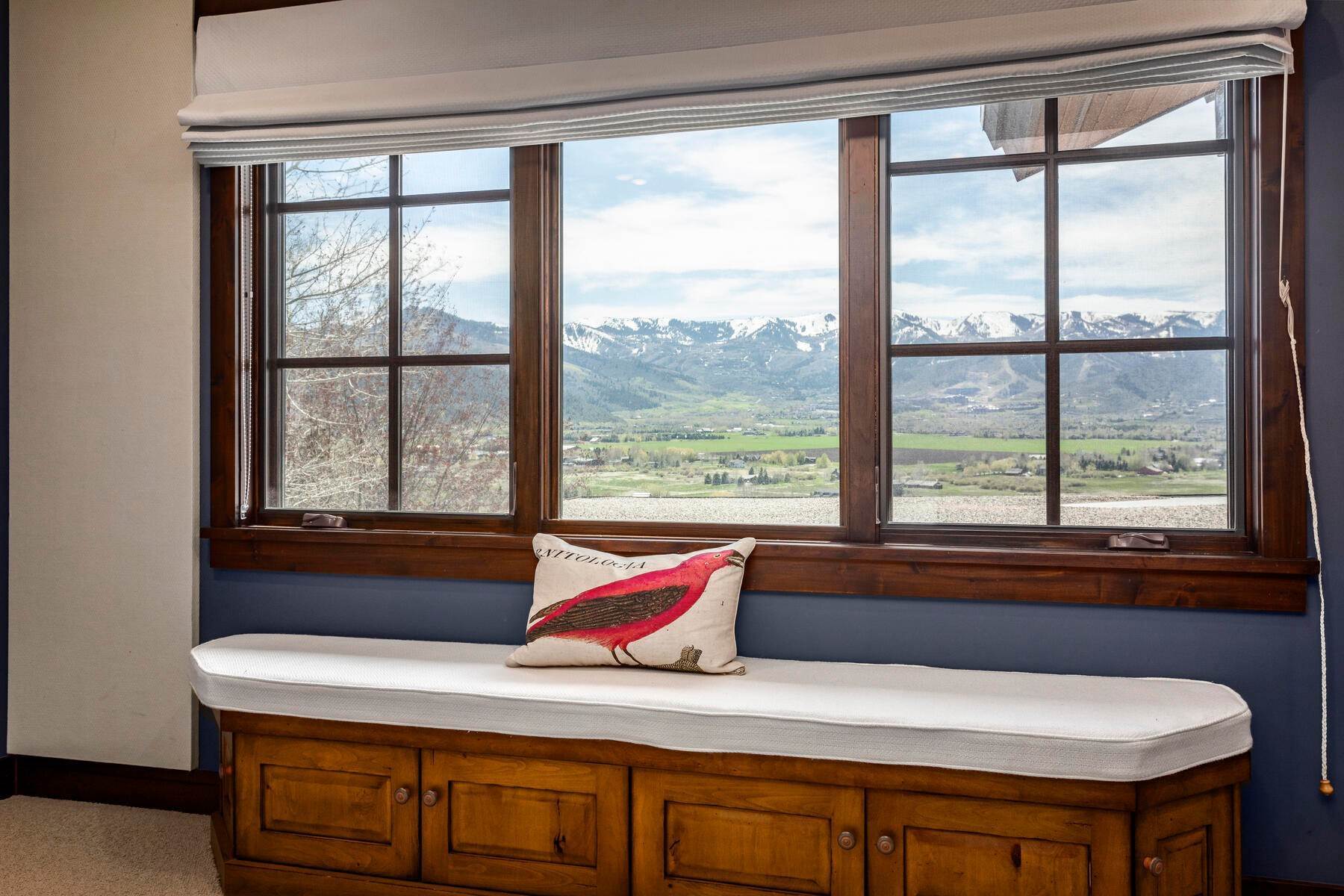 39. Single Family Homes for Sale at Striking Mountain Ranch Home With Extraordinary Views 5880 Mountain Ranch Dr Park City, Utah 84098 United States