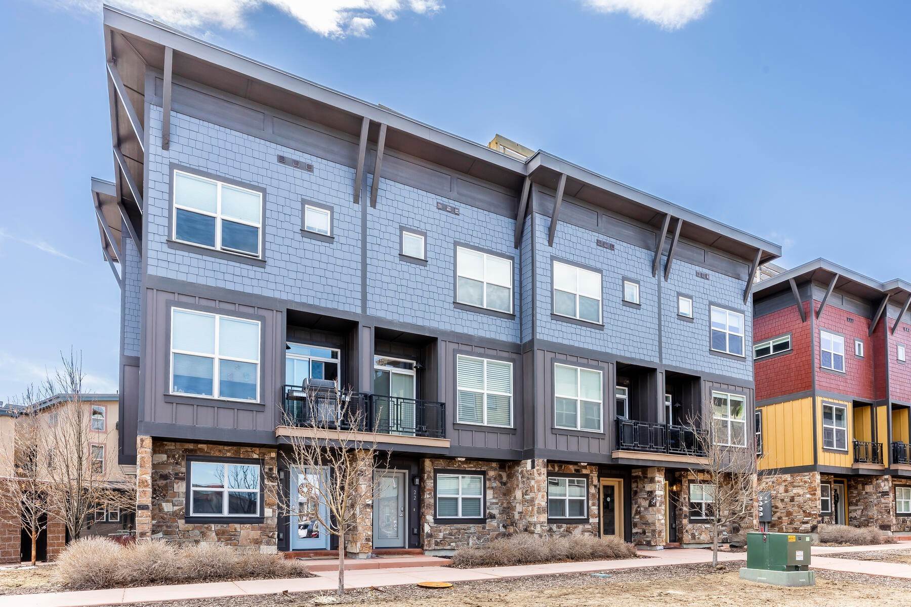 26. Townhouse for Sale at Fabulous Park City Townhome with Amazing Views! 1370 Center Drive #18 Park City, Utah 84098 United States