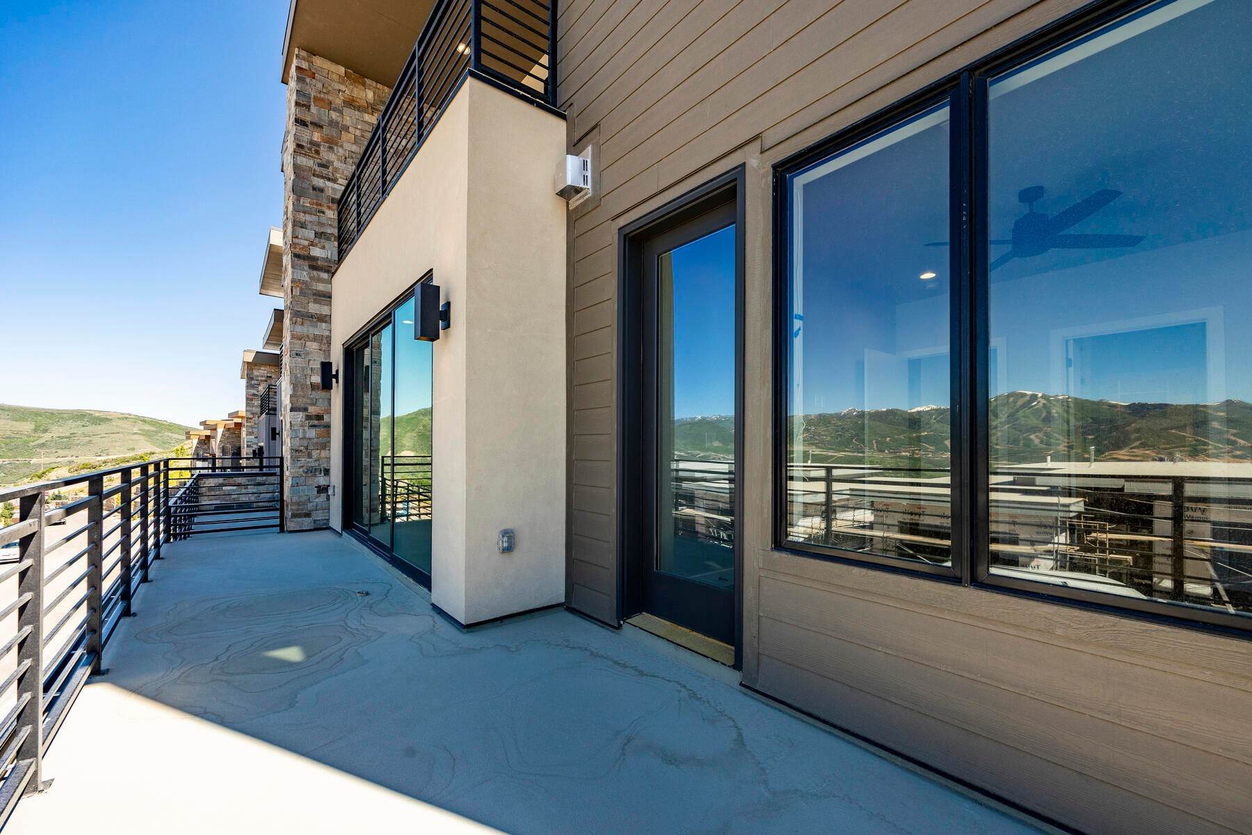 10. Property for Sale at Brand New Townhome With Epic Deer Valley Mountain and Jordanelle Reservoir Views 845 E Klaim Drive Hideout Canyon, Utah 84036 United States