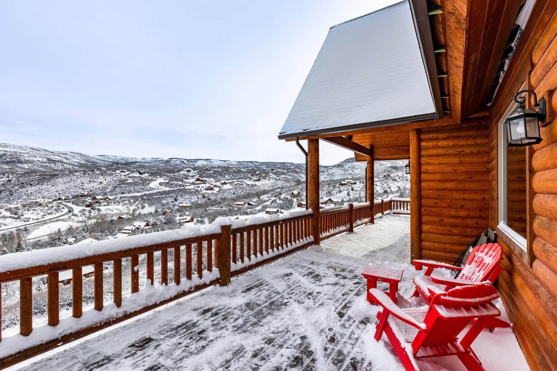 46. Single Family Homes for Sale at 4 Bedroom Home with Privacy and Views in Timberlakes, Heber City 1624 S Ridgeline Dr Heber, Utah 84032 United States