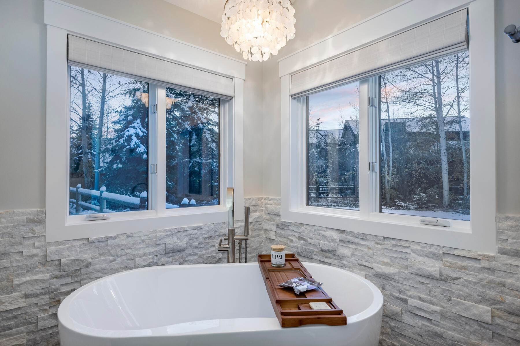 6. Single Family Homes for Sale at Stunning Remodel in Park City’s Northshore Neighborhood 5201 Creek Stone Ct. Park City, Utah 84098 United States