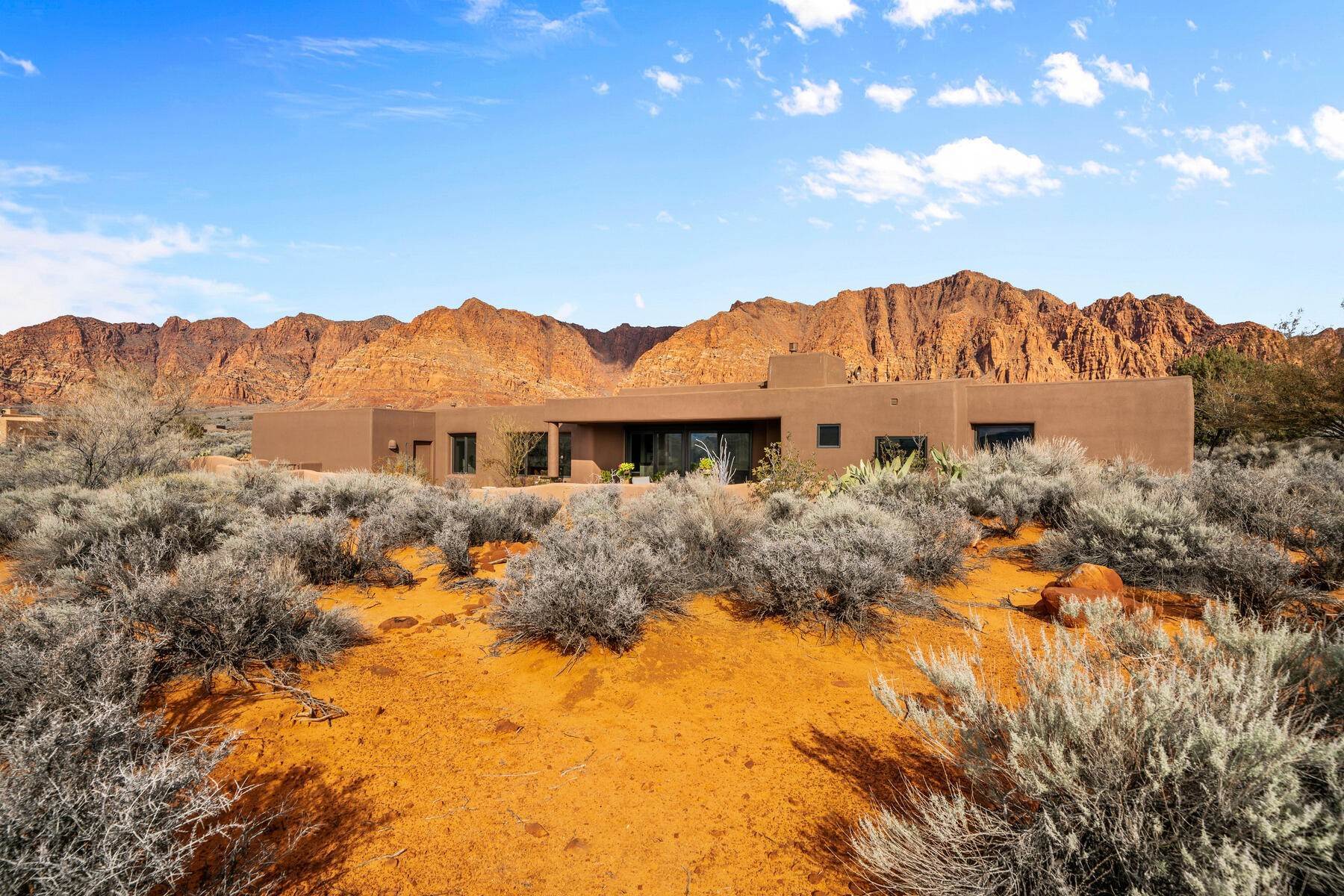 Single Family Homes for Sale at Spectacular Home In The Artistic Community Of Kayenta 1241 W Sutava Drive Ivins, Utah 84738 United States