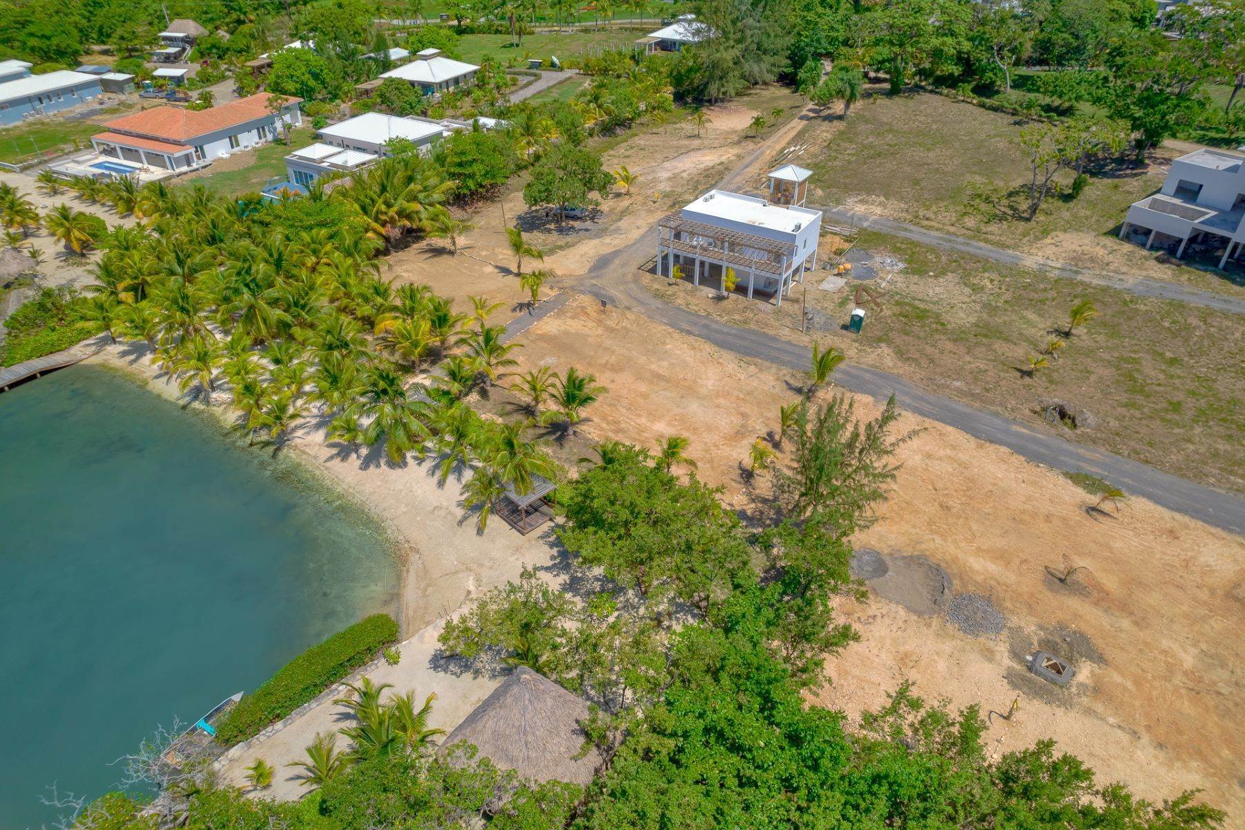 7. Land for Sale at Coral Views Village Beachfront Lot #4B Roatan, Bay Islands 34101 Honduras