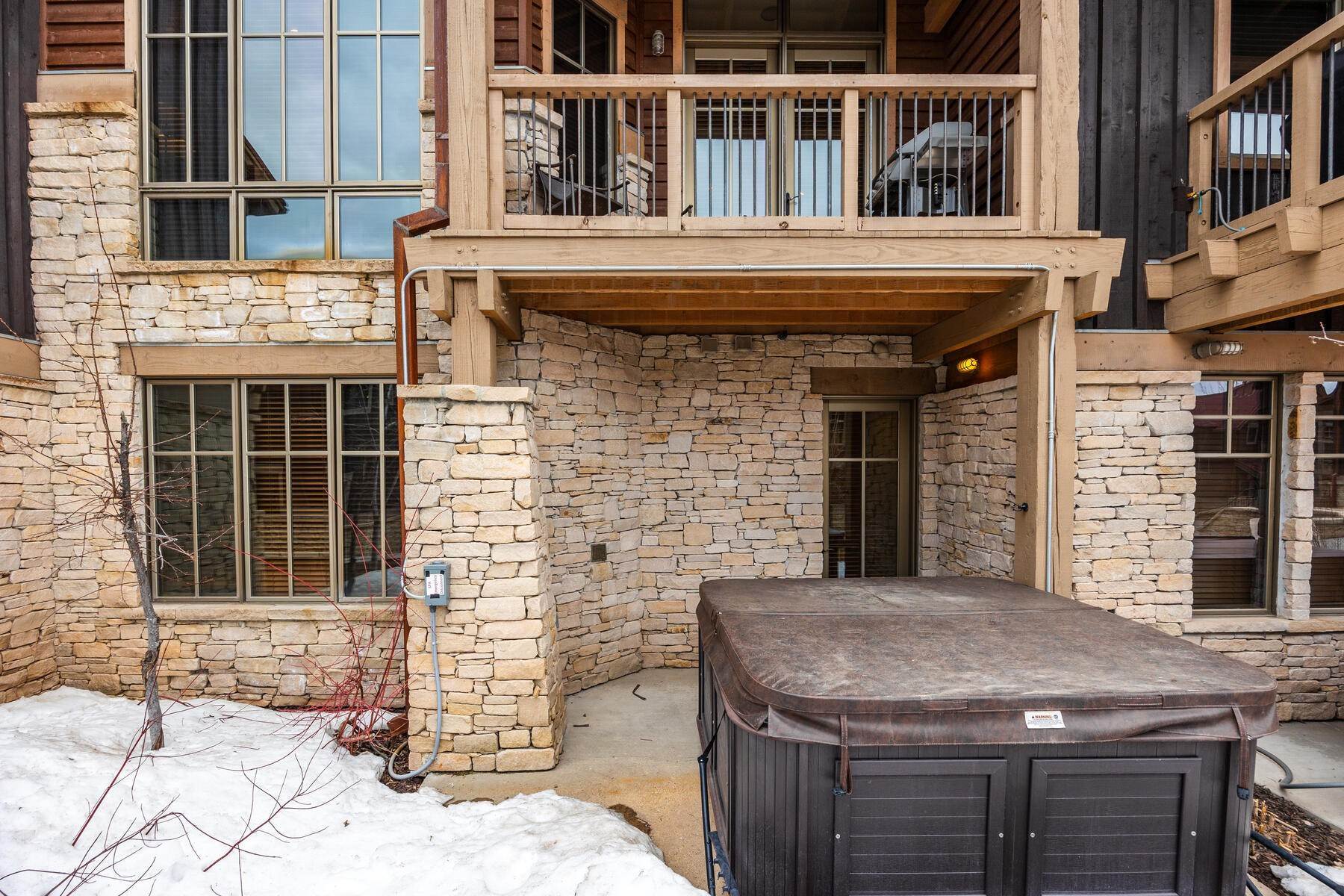 14. Condominiums for Sale at 2-Bedroom Centrally Located Silver Star Condo 1825 Three Kings Dr, 503 Park City, Utah 84060 United States