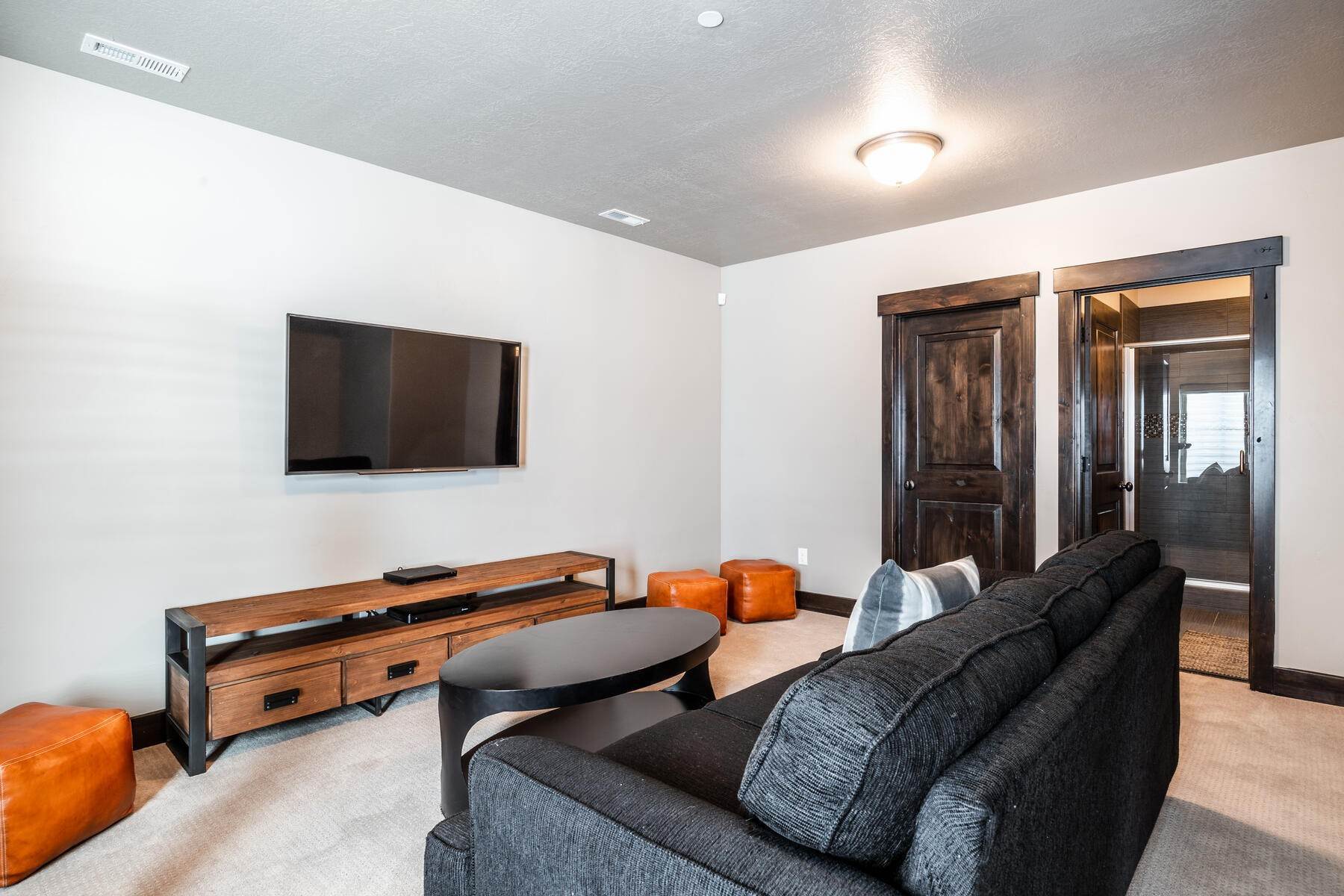 25. Townhouse for Sale at Available to Rent Nightly this Furnished Townhome at The Retreat at Jordanelle! 13335 N Alexis Drive Kamas, Utah 84036 United States