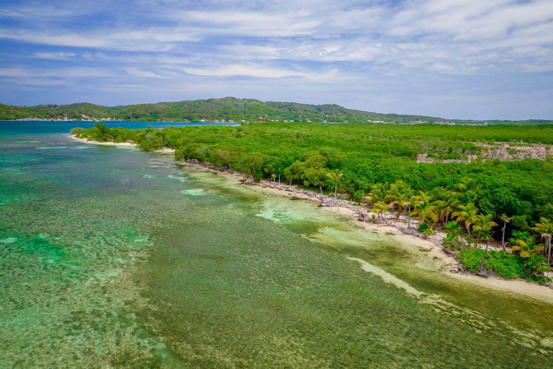 26. Private Islands for Sale at Roatan, Bay Islands Honduras