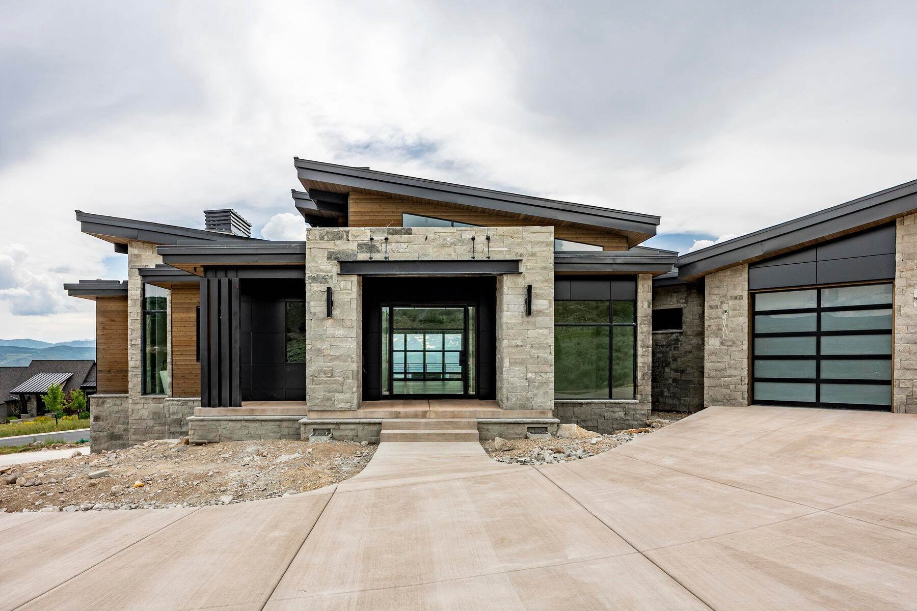 Single Family Homes for Sale at Spectacular Custom Mountain Contemporary Home In Red Ledges! 1378 N Gold Mountain Circle Heber City, Utah 84032 United States