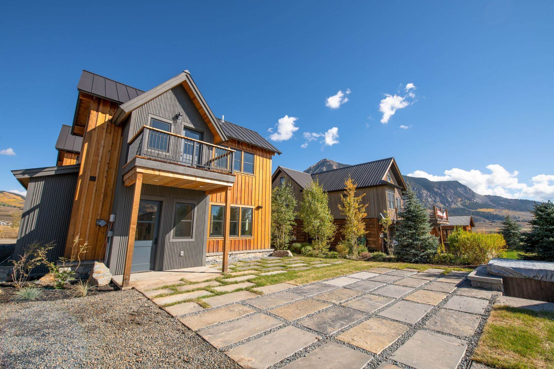6. Single Family Homes for Sale at 922 Belleview Avenue Crested Butte, Colorado 81224 United States