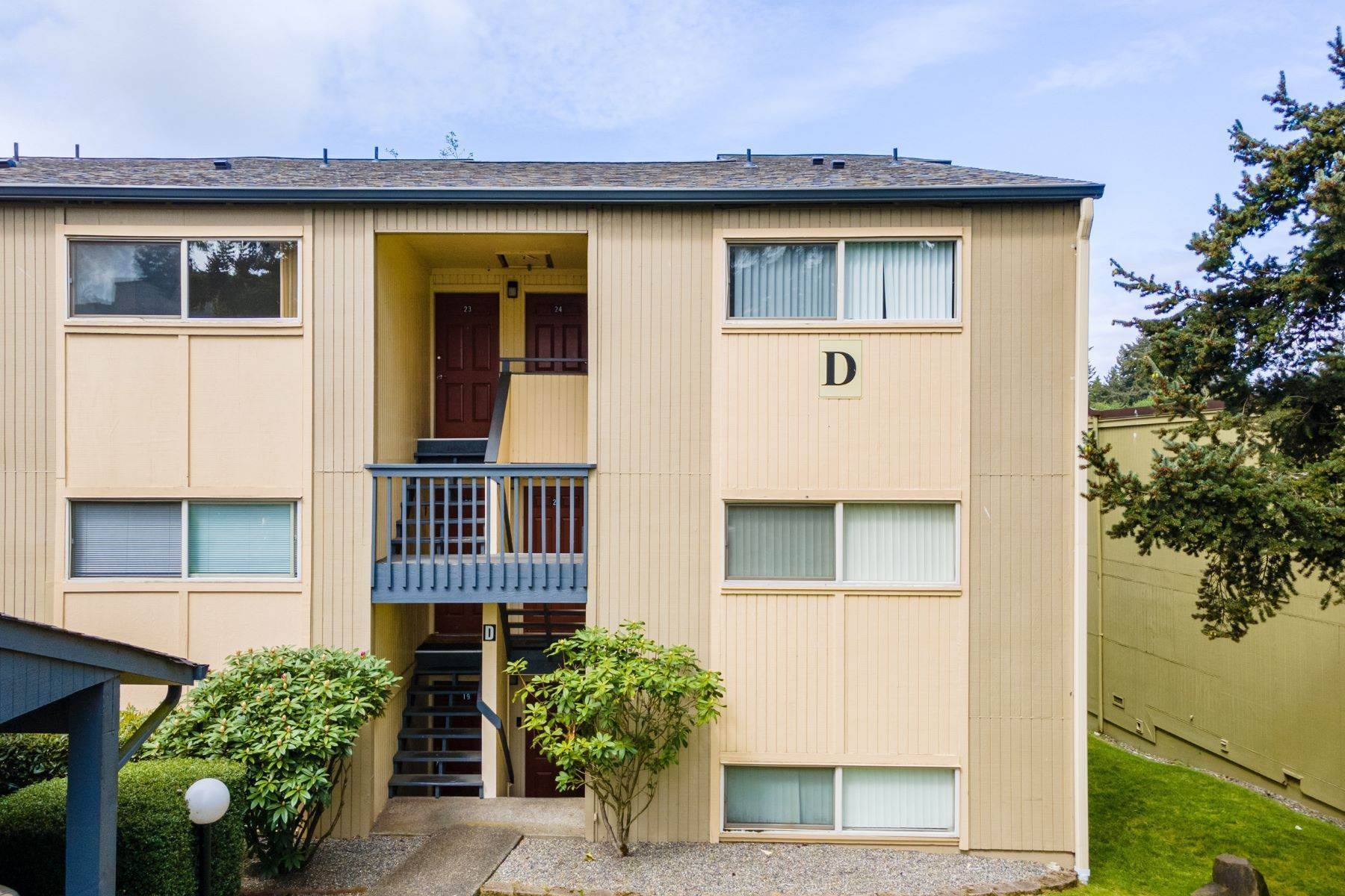 Condominiums for Sale at 31003 14th Ave S Unit #D-23, Federal Way, WA 98003 31003 14th Ave S Unit #D-23 Federal Way, Washington 98003 United States
