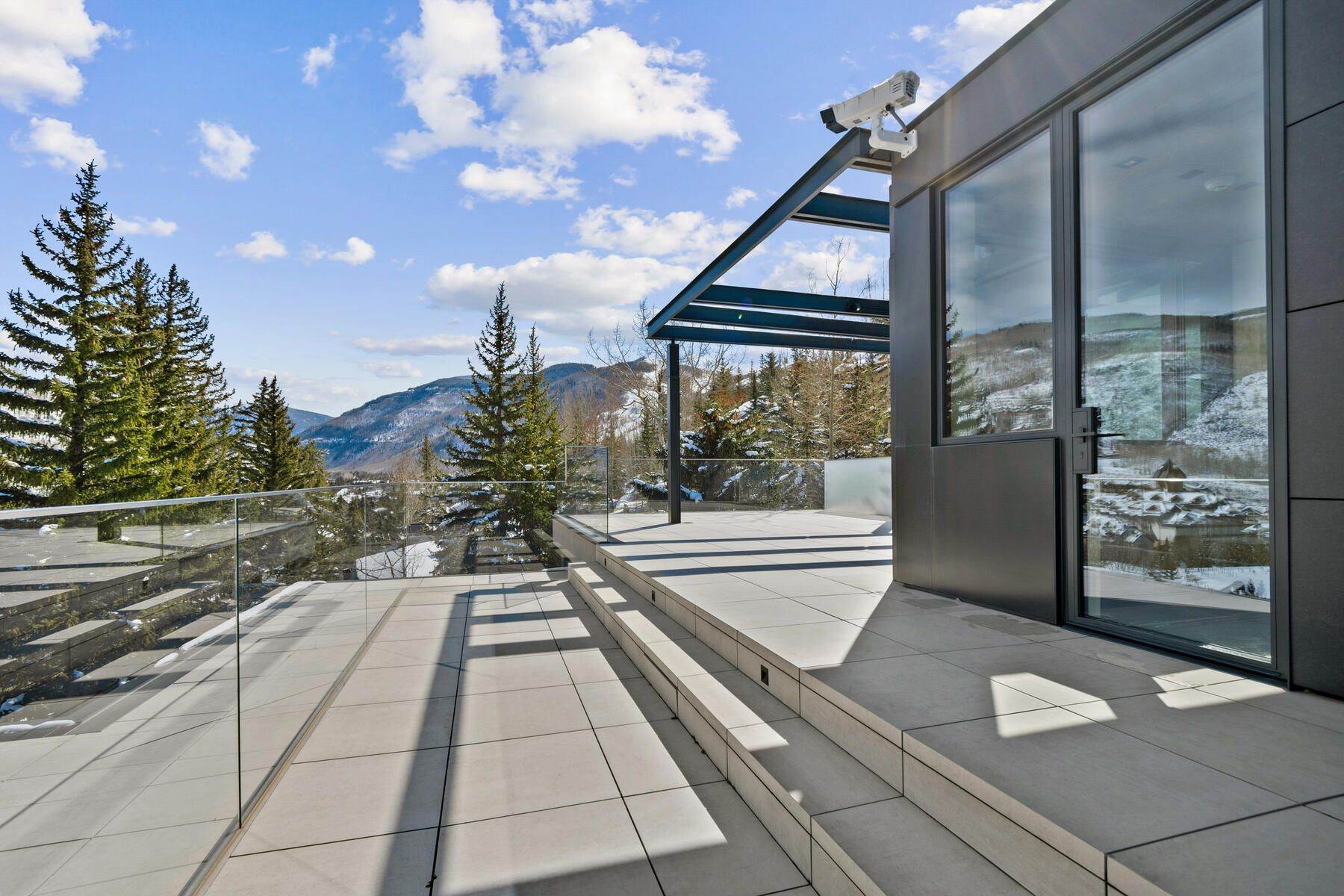 23. Single Family Homes for Sale at Apogee House 165 Forest Road Vail, Colorado 81657 United States