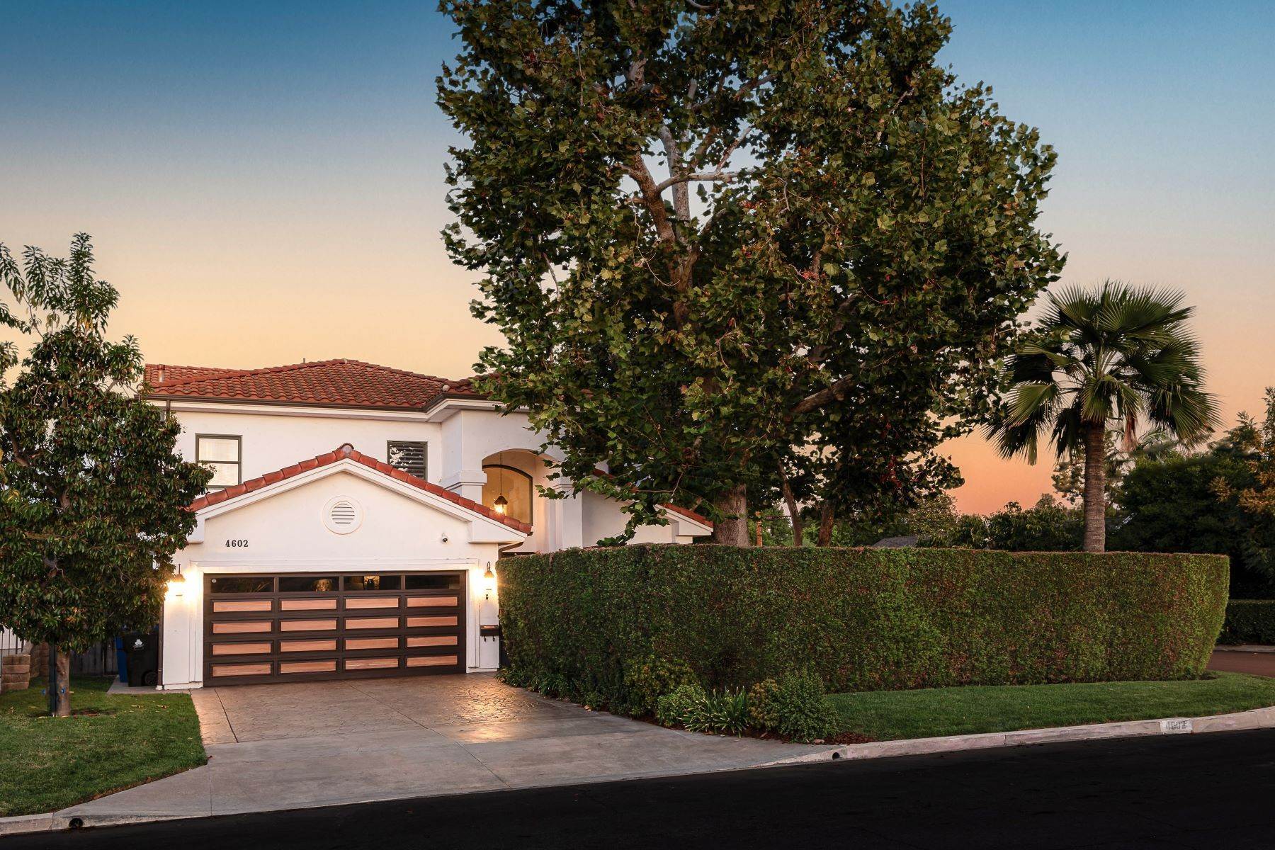 Single Family Homes for Sale at 4602 Greenbush Avenue Sherman Oaks, California 91423 United States