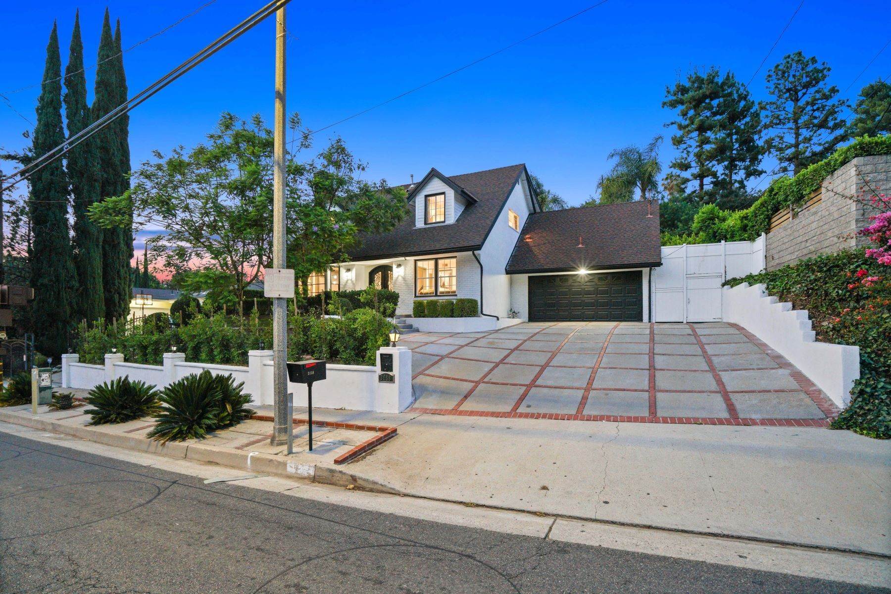 Single Family Homes for Sale at 3158 Laurel Canyon Boulevard Studio City, California 91604 United States