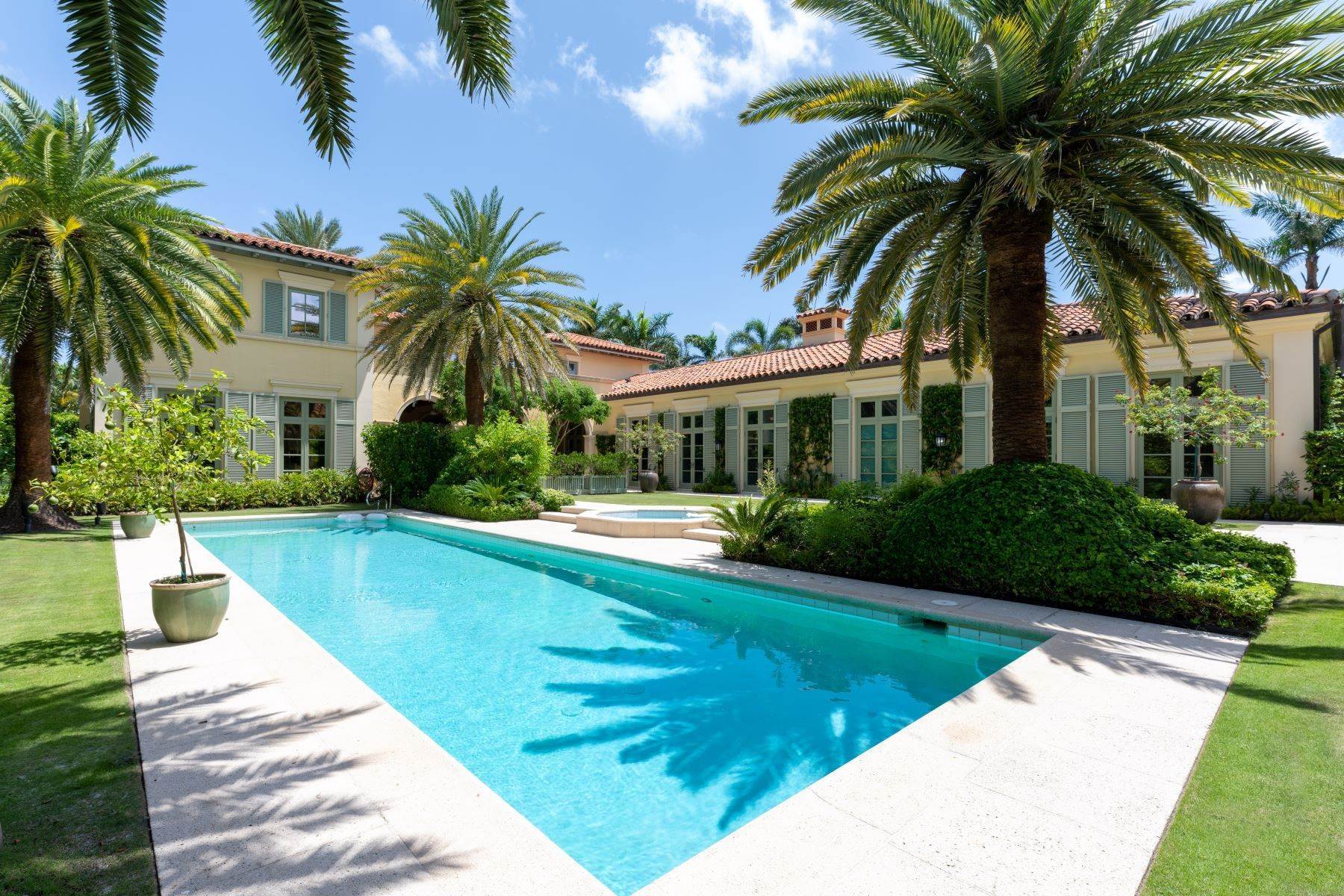 5. Single Family Homes for Sale at 1.5 Acre Palm Beach Estate 160 Clarendon Avenue Palm Beach, Florida 33480 United States