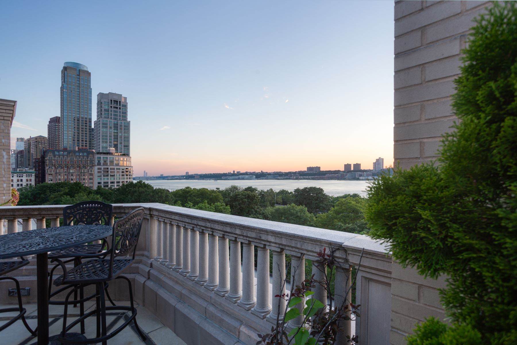 34. Townhouse for Sale at 25 Riverside Drive New York, New York 10023 United States