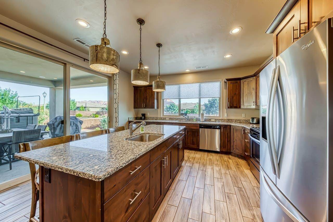 18. Single Family Homes for Sale at 3800 Paradise Village Santa Clara, Utah 84765 United States