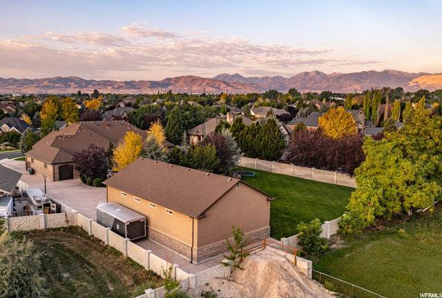 10. Single Family Homes for Sale at 2284 OLD ROSEBUD Lane South Jordan, Utah 84095 United States