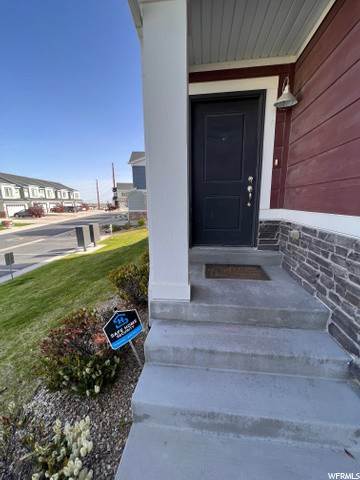 2. Townhouse for Sale at 688 BROAD STRIPES Drive Bluffdale, Utah 84065 United States