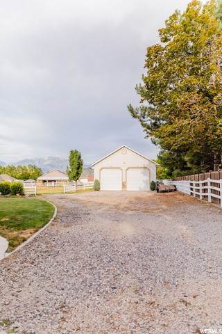 23. Single Family Homes for Sale at 13977 WHITE TAIL CV Bluffdale, Utah 84065 United States