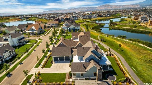 20. Single Family Homes for Sale at 10716 WATERY WAY South Jordan, Utah 84009 United States