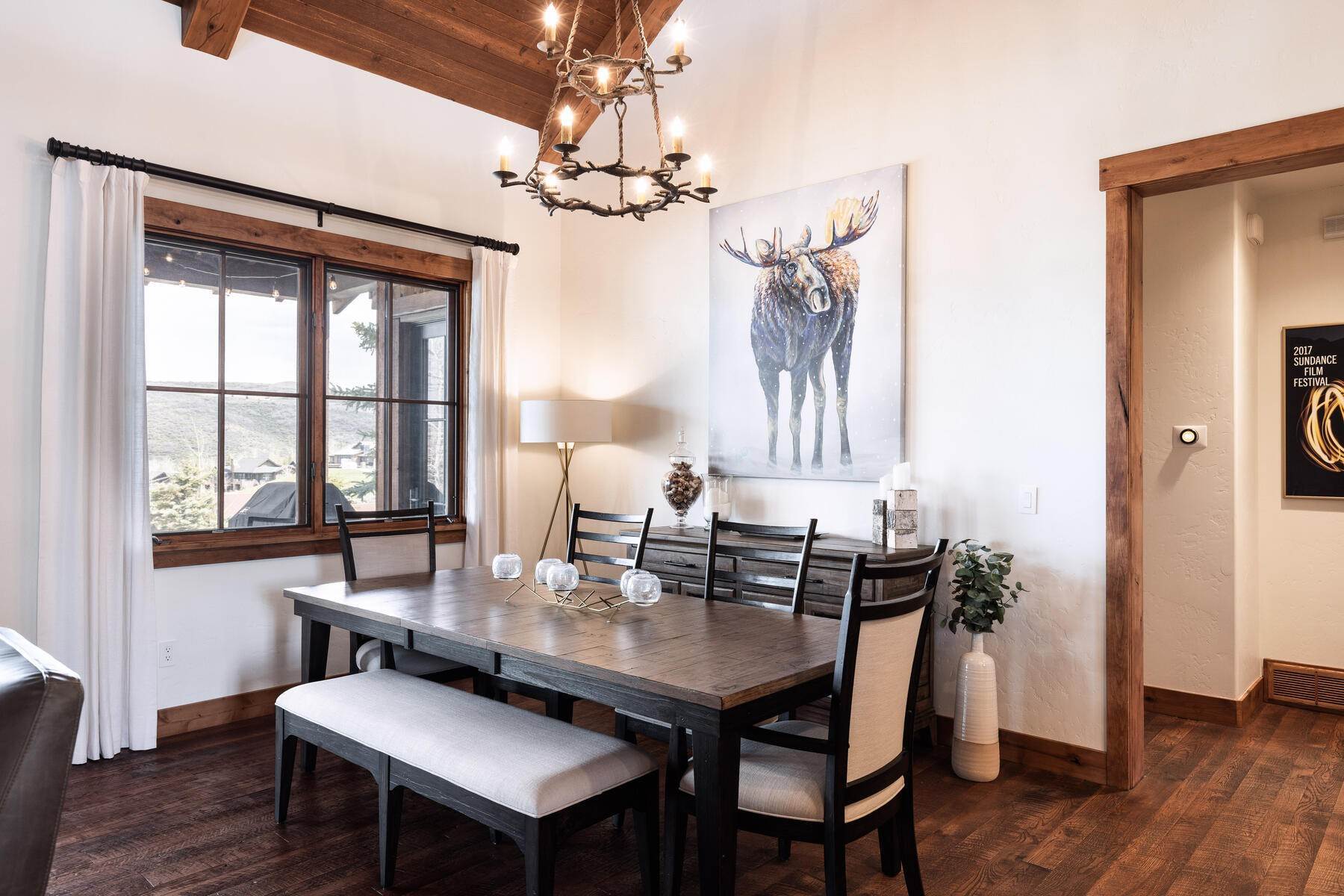 14. Single Family Homes for Sale at Immaculate Trapper's Cabin, Turnkey, Seller-financing 3638 Blue Sage Trail Park City, Utah 84098 United States