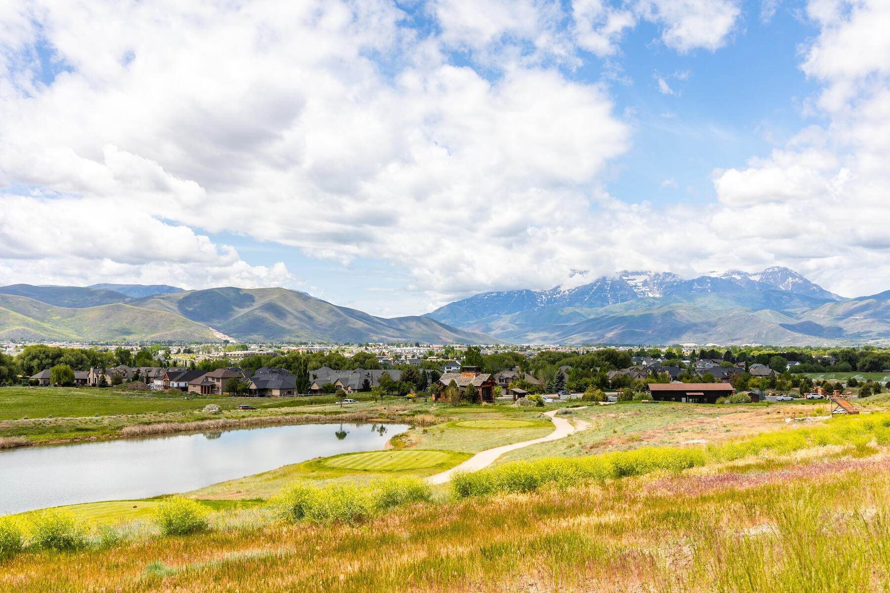 15. Single Family Homes for Sale at Beautiful New Construction Home in Red Ledges! 2171 E Copper Belt Dr, lot 760 Heber City, Utah 84032 United States
