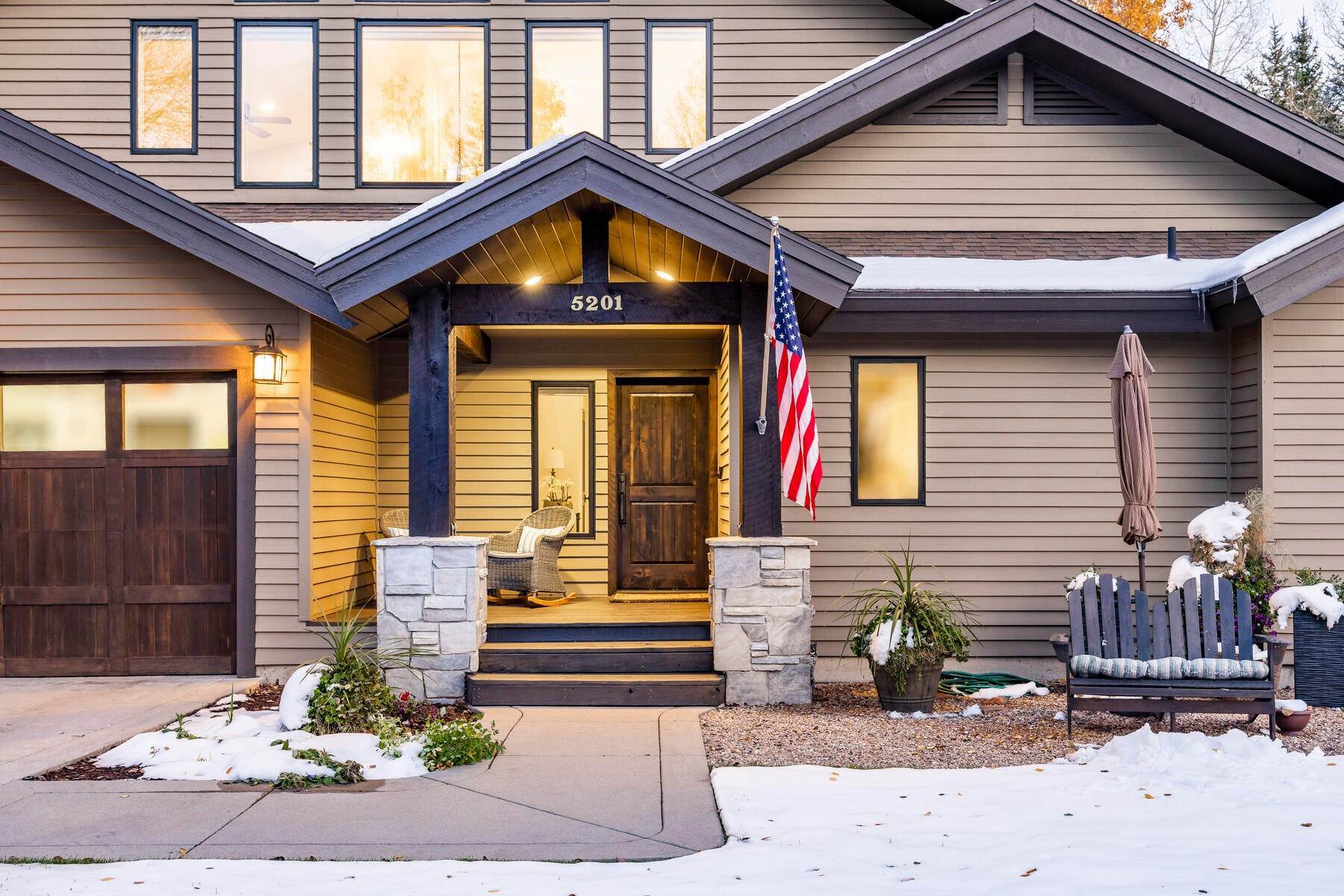 47. Single Family Homes for Sale at Stunning Remodel in Park City’s Northshore Neighborhood 5201 Creek Stone Ct. Park City, Utah 84098 United States