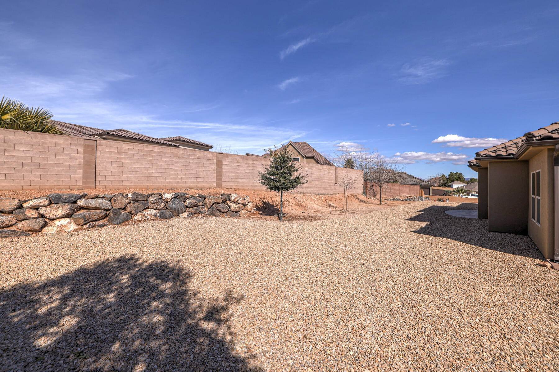 32. Single Family Homes for Sale at Discover The Ultimate Luxury Living Experience 1715 East 290 South St St. George, Utah 84790 United States