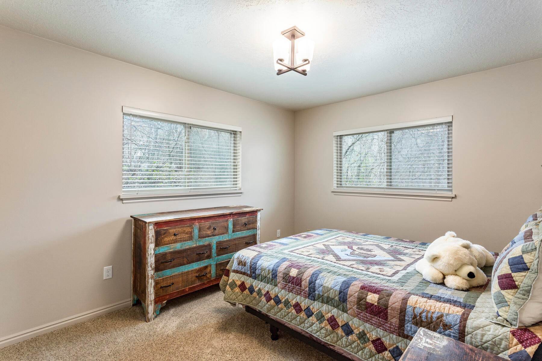 19. Single Family Homes at 4004 S Mountain Maple Lane Springville, Utah 84663 United States