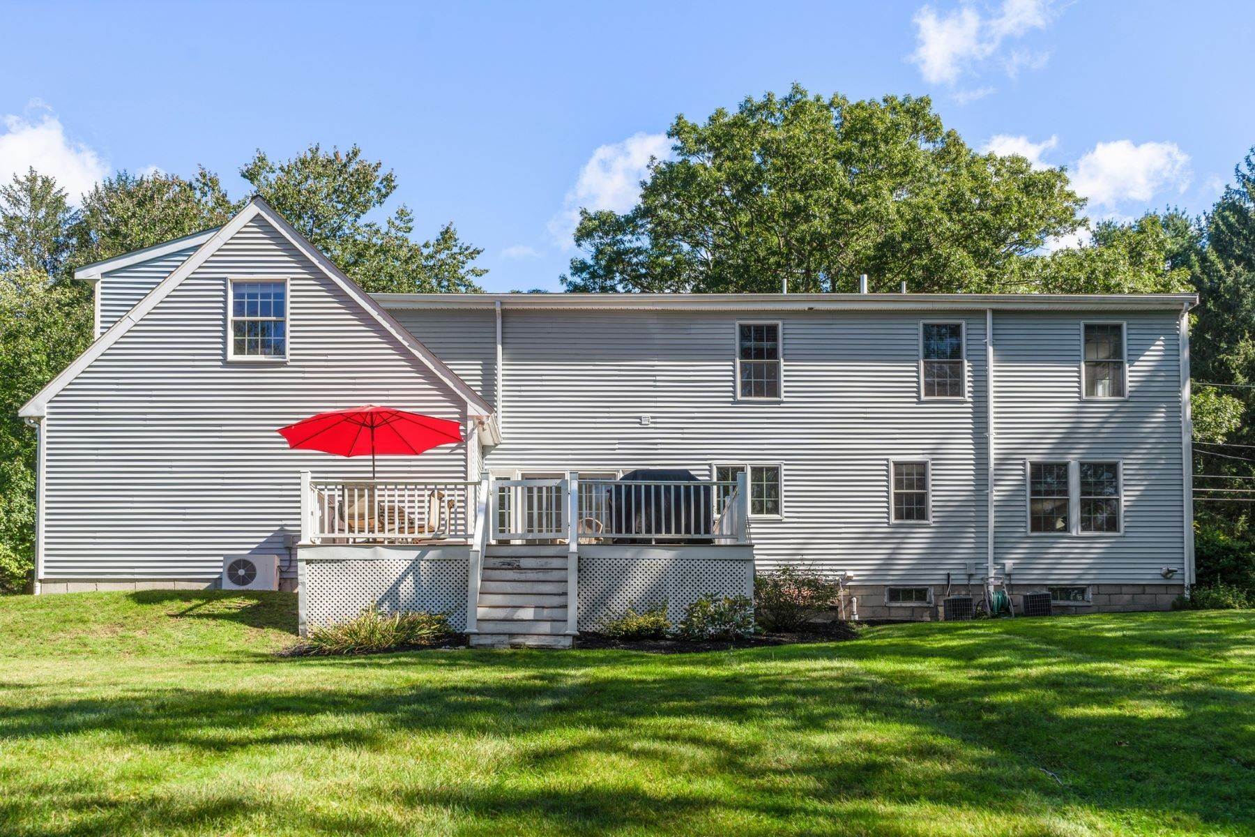 34. Single Family Homes for Sale at 169 Tahattawan Littleton, Massachusetts 01460 United States