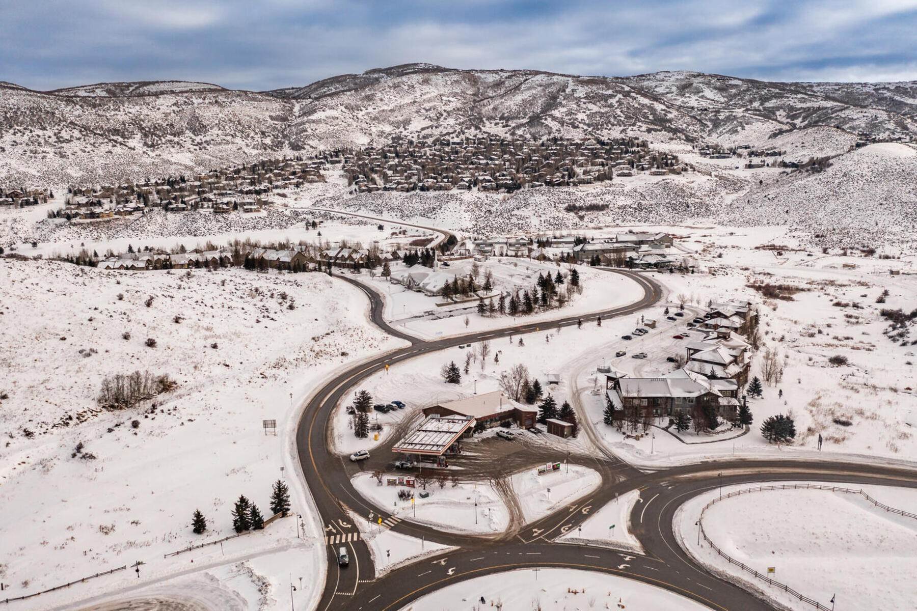21. Single Family Homes for Sale at A Park City Residential Development Surrounded By 1,000 Acres Of Open Space 4092 West Discovery Way, Lot 327 Park City, Utah 84098 United States
