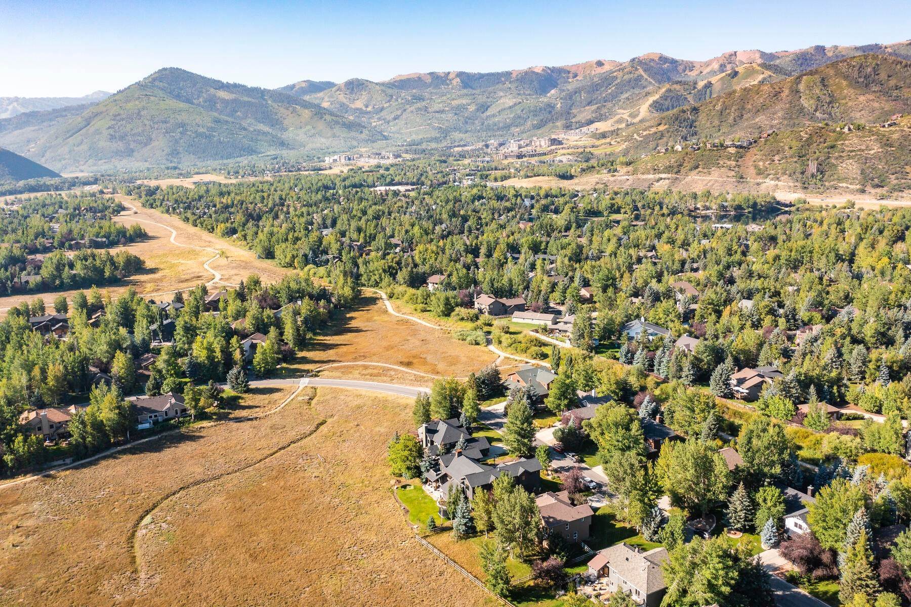 46. Single Family Homes for Sale at Updated Home Backing Up To The Swaner Preserve 1242 Cutter Lane Park City, Utah 84098 United States