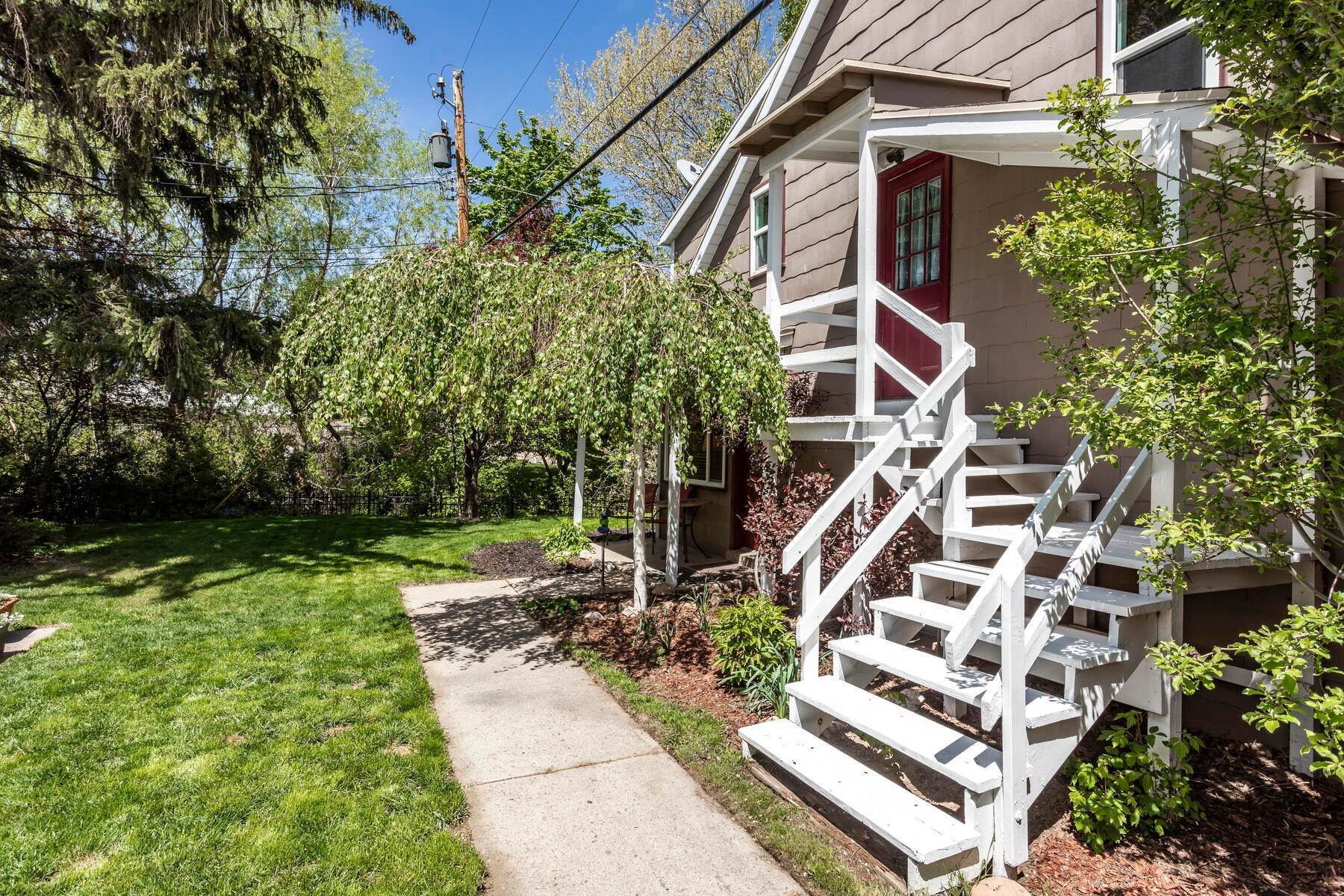 34. Single Family Homes for Sale at You will be amazed from the moment you set your eyes on this house! 2335 E 3510 S Salt Lake City, Utah 84109 United States