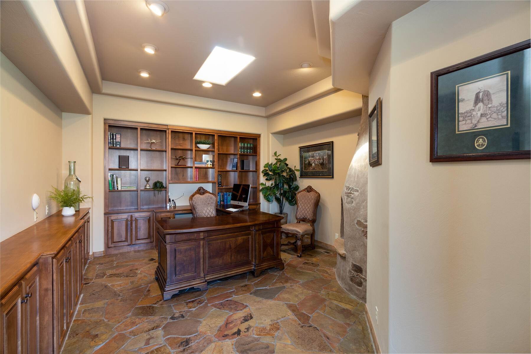 24. Single Family Homes for Sale at Entrada Home Overlooking The Golf Course And Red Mountain Views 2410 W Entrada Trail, #24 St. George, Utah 84770 United States