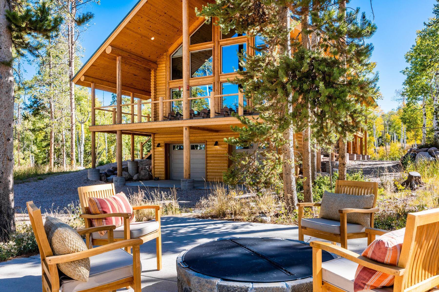 35. Single Family Homes for Sale at Stunning Cabin Retreat in the Uintas 4472 Bear Lane, Unit 58A Kamas, Utah 84036 United States