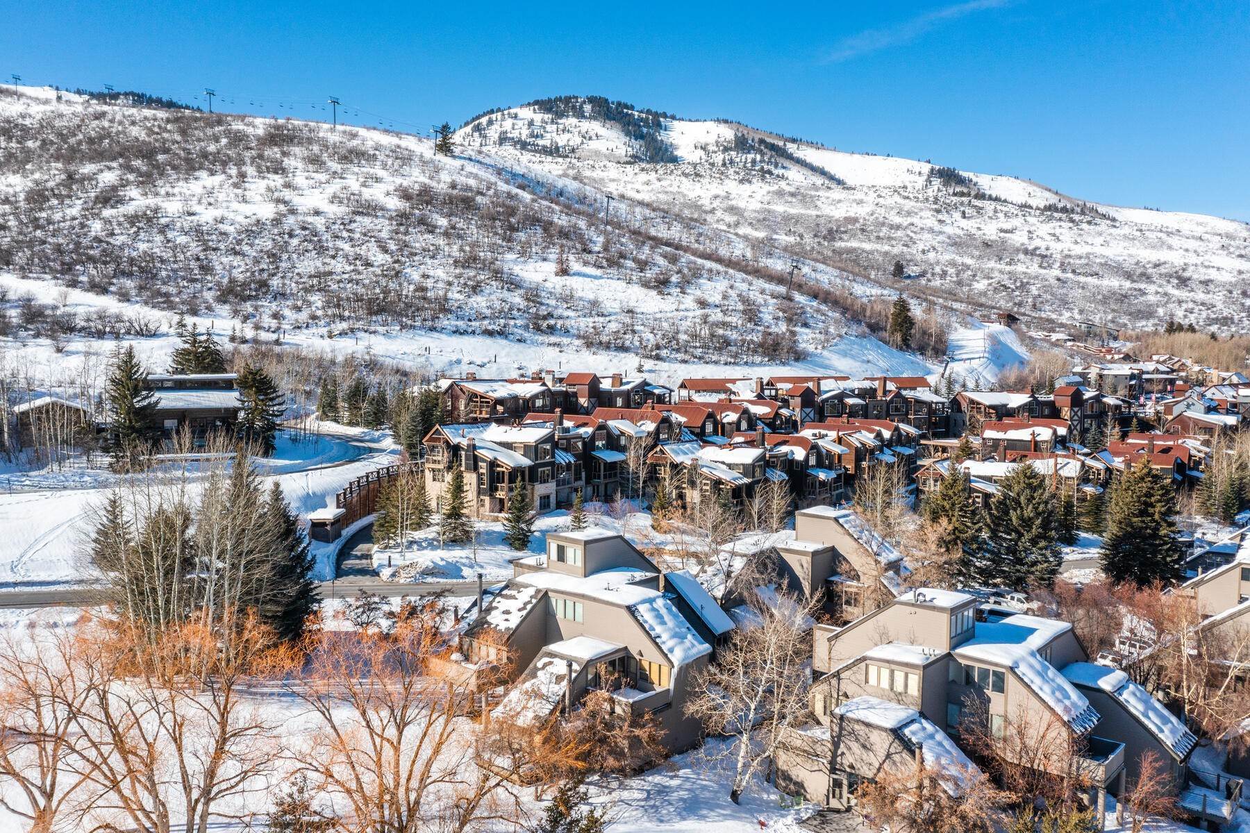 33. Condominiums for Sale at Beautifully Remodeled, Turn-Key, In-Town Townhome with Incredible Ski/Golf Views 1660 Three Kings Dr Unit 204 Park City, Utah 84060 United States