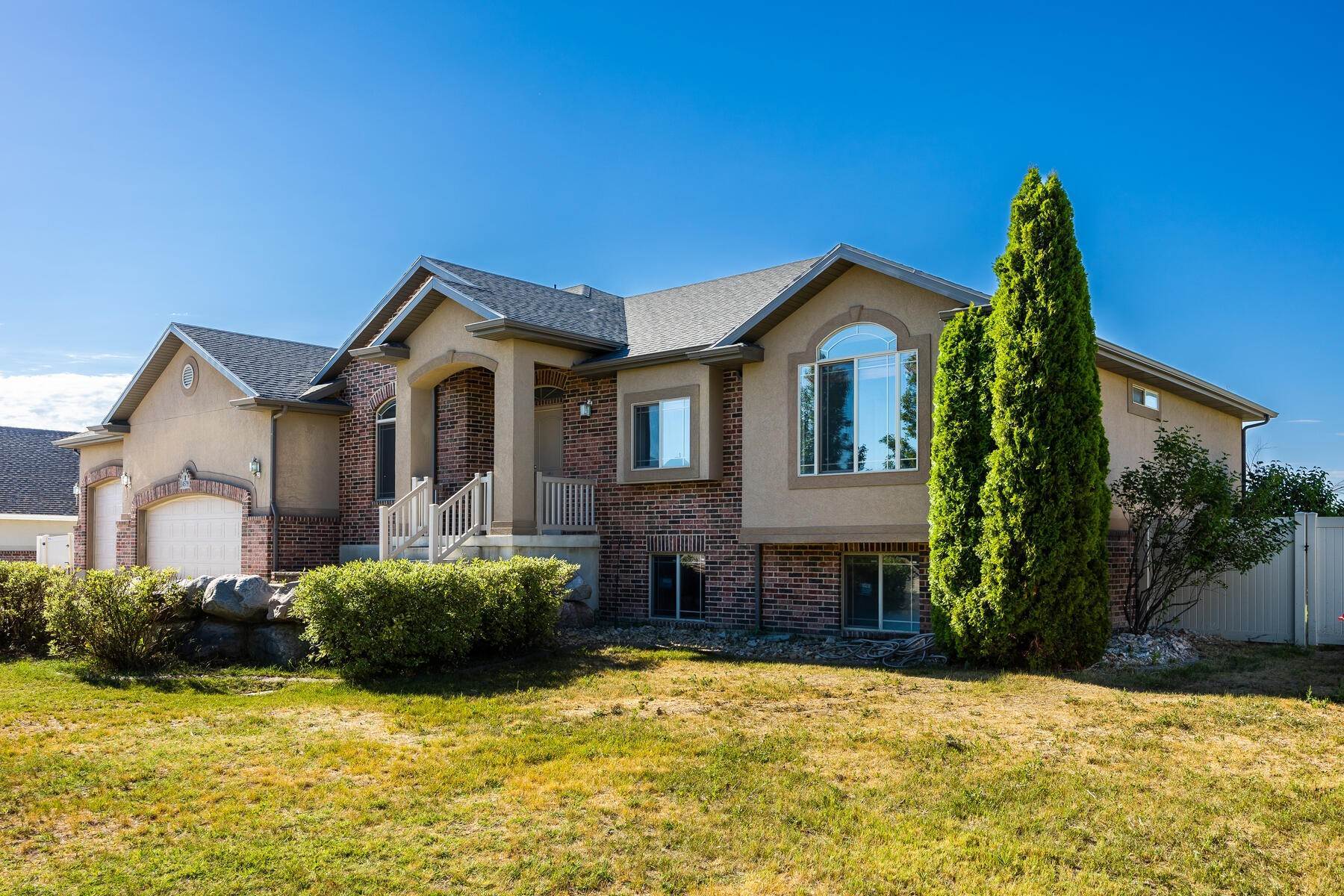 1. Single Family Homes for Sale at Well Appointed West Haven Rambler 4579 West 3825 South West Haven, Utah 84401 United States