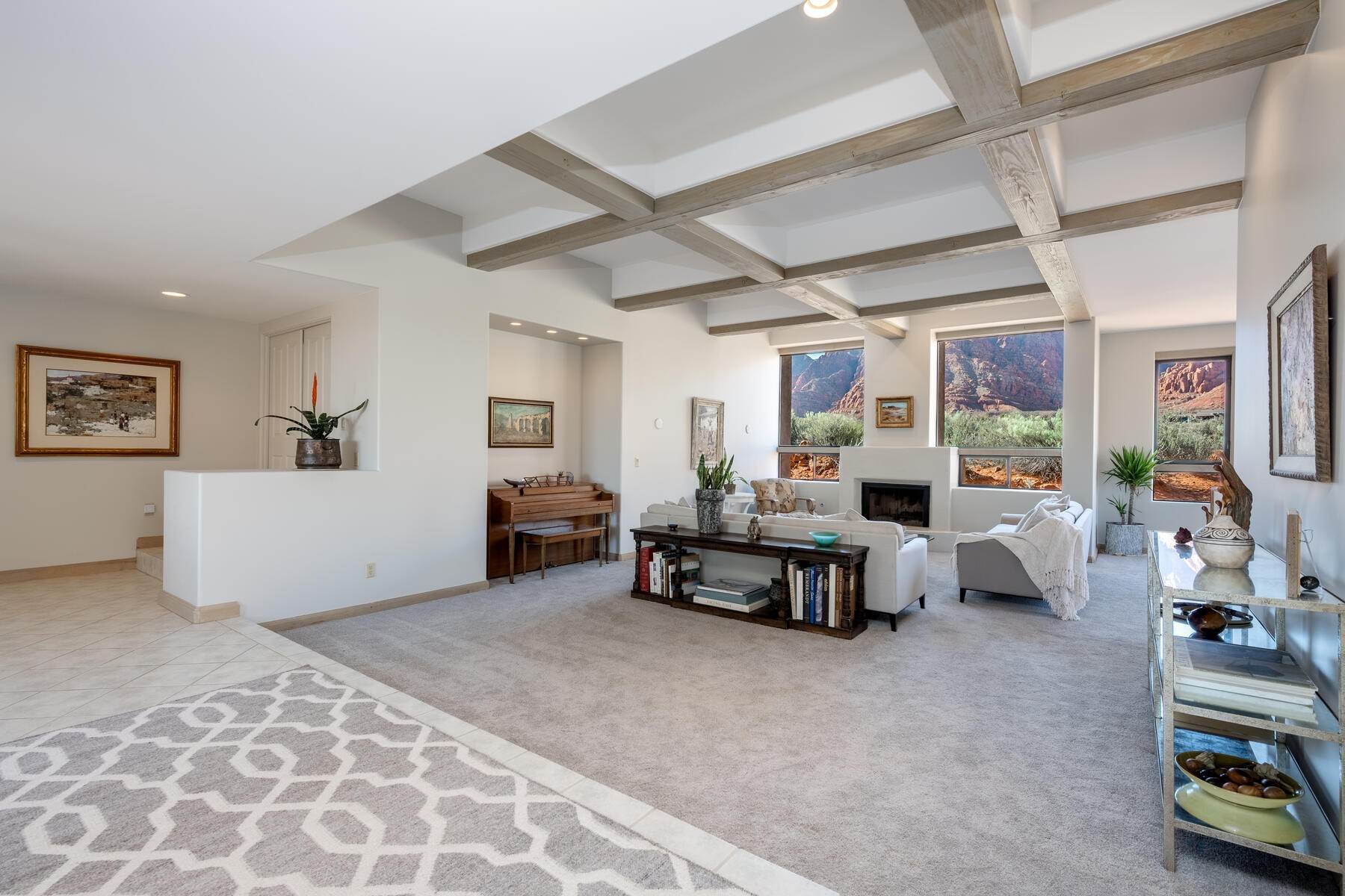 6. Single Family Homes for Sale at Southern Utah Lifestyle...Connect The Inside With The Outside 1593 N Kayenta Drive Ivins, Utah 84738 United States