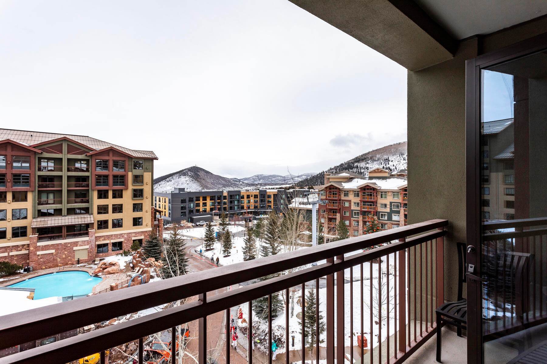 15. Condominiums for Sale at Ski In/Out at Canyons Village 3855 Grand Summit Dr #463 Q4 Park City, Utah 84098 United States