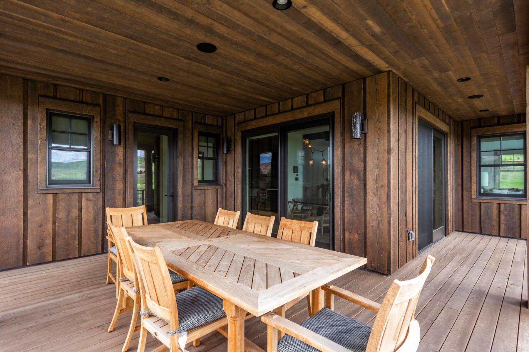 29. Single Family Homes for Sale at Luxurious Expanded Juniper Cabin In Victory Ranch 7372 N Victory Club Drive, Lot 120A Heber City, Utah 84032 United States