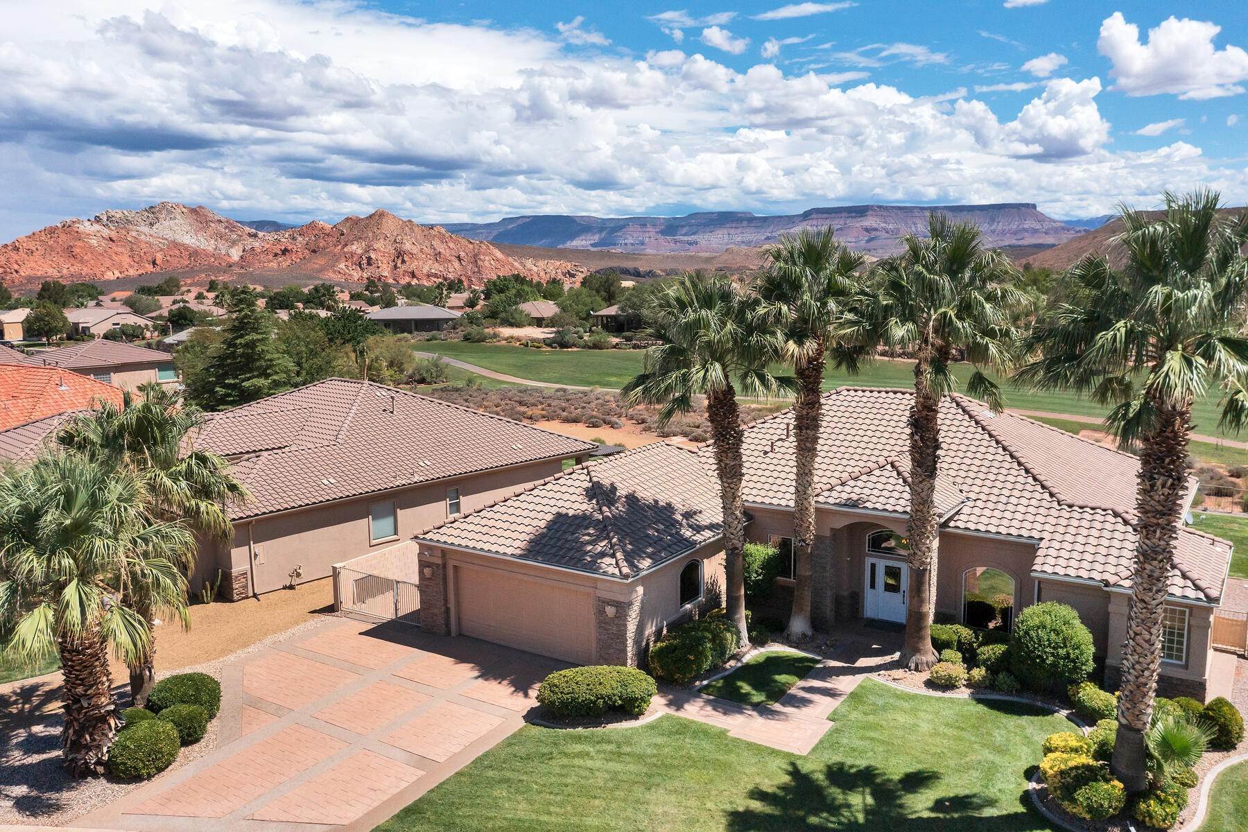 Single Family Homes for Sale at Unobstructed Golf Course And Red Rock Views 724 North Sky Mountain Blvd Hurricane, Utah 84737 United States