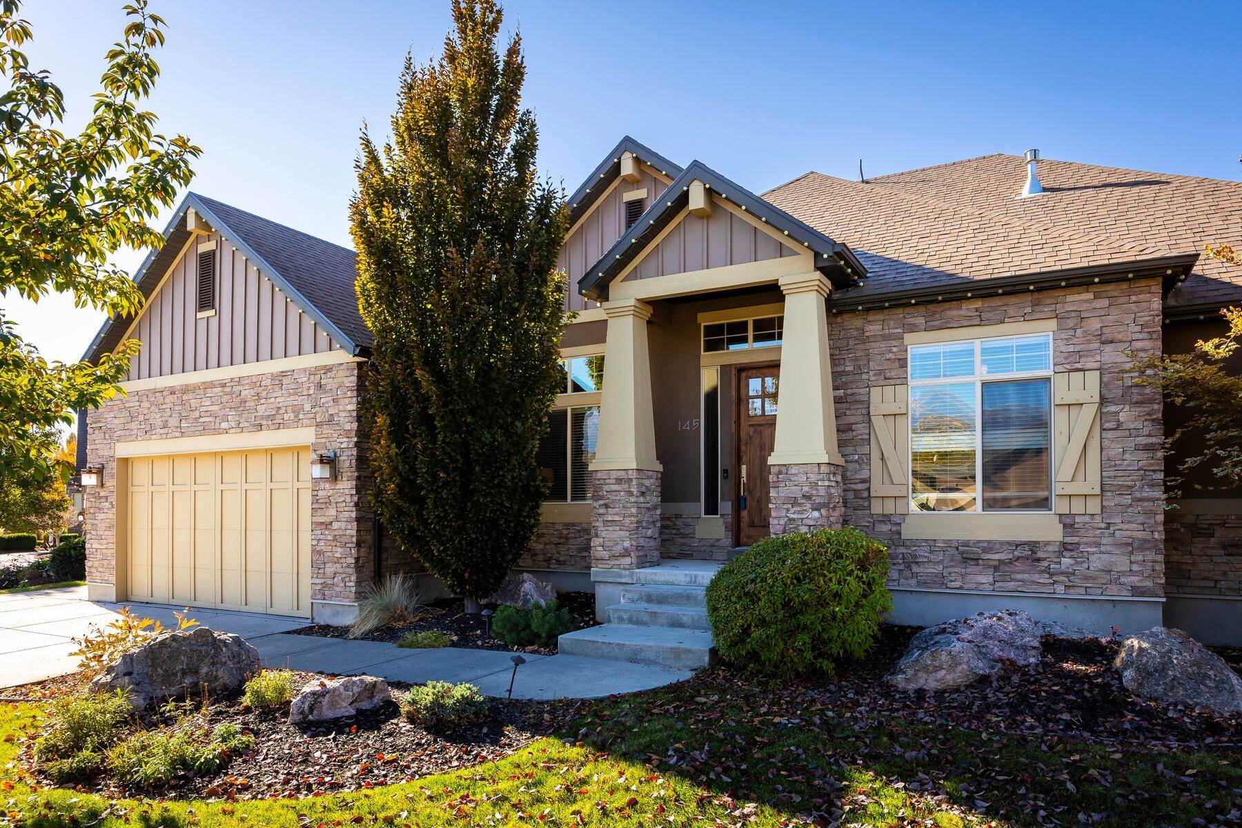 Single Family Homes for Sale at Stunning Home in a Highly Sought Out Mountain Vistas Neighborhood 145 Vista View Drive Kaysville, Utah 84037 United States