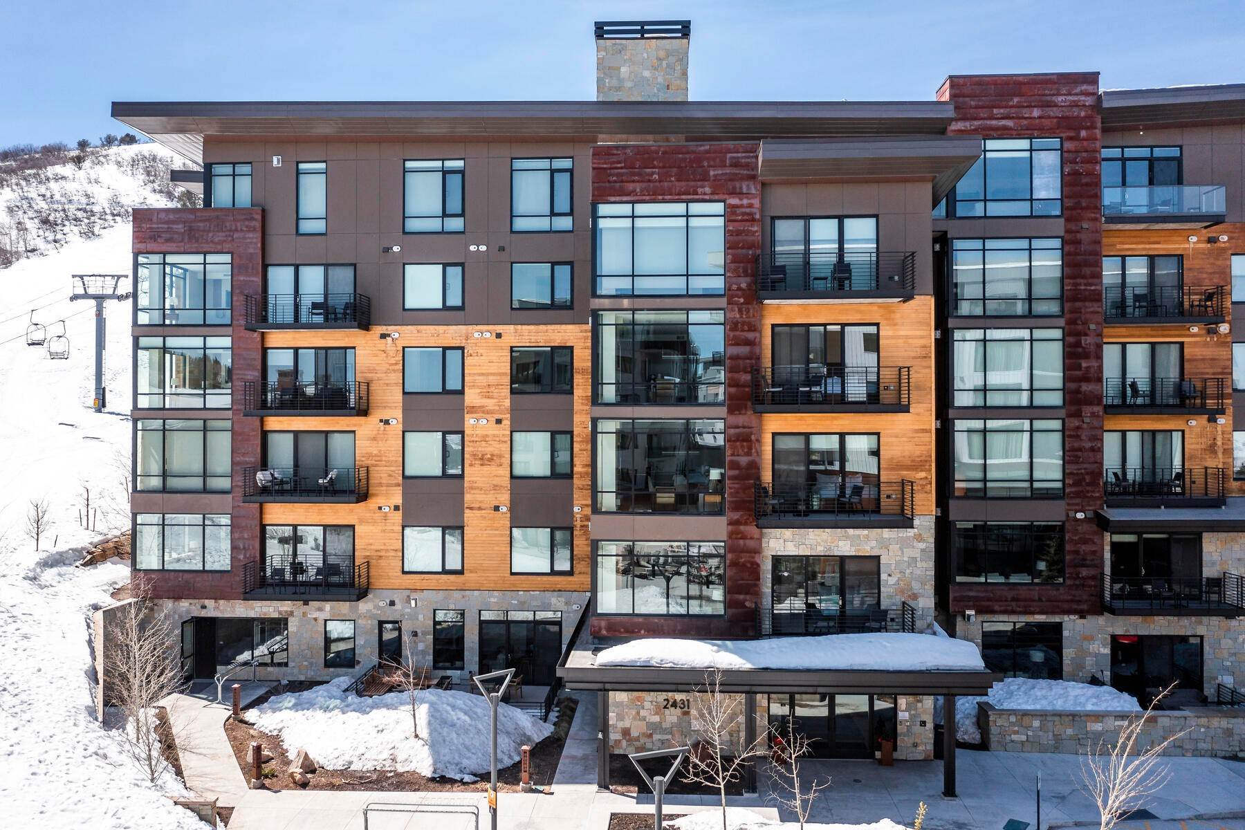 3. Condominiums for Sale at Premium Ski-In Ski-Out Residence with Lock-Off in the Heart of Canyons Village 2431 High Mountain Road #508 Park City, Utah 84098 United States