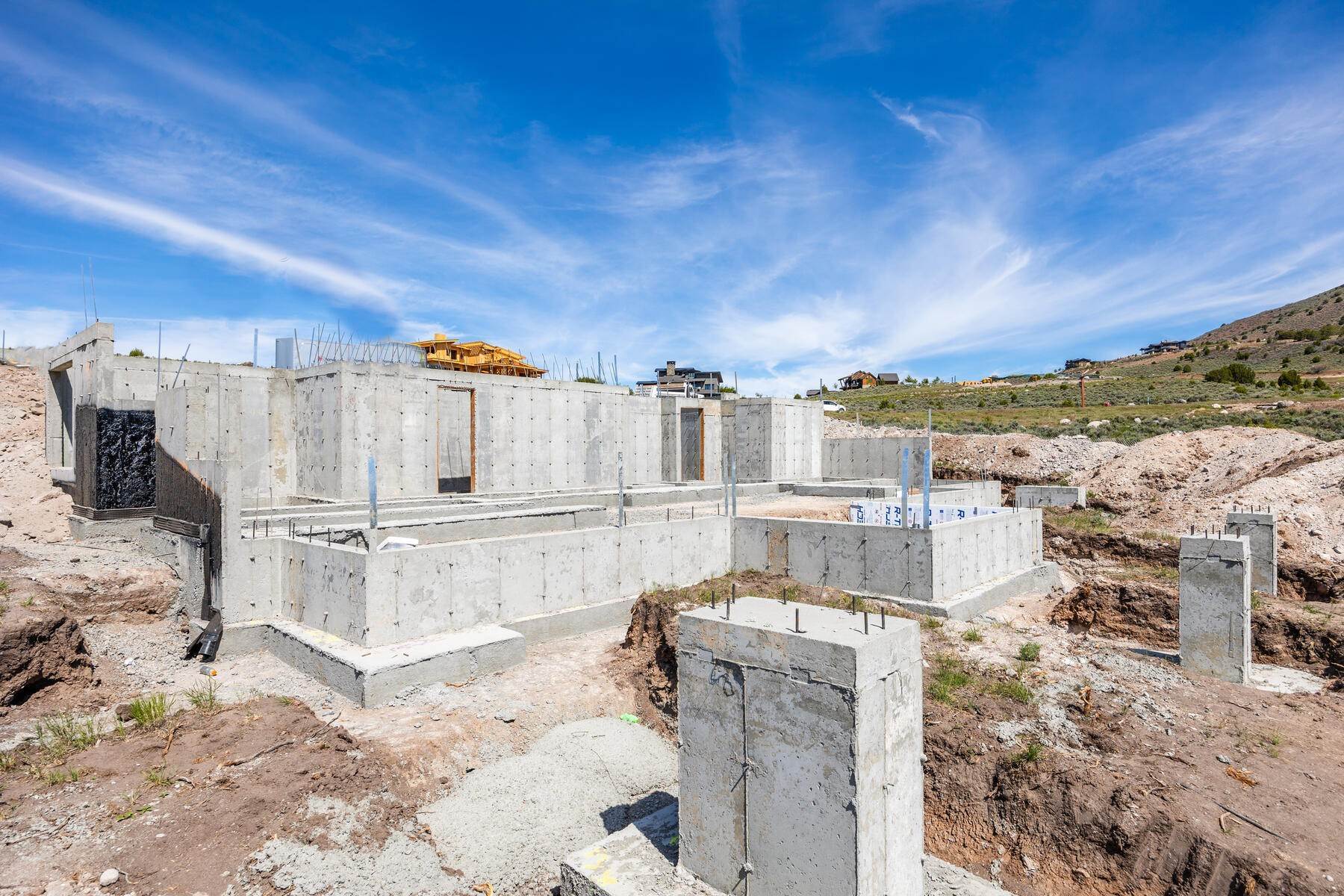 15. Single Family Homes for Sale at NEW Construction Home in Red Ledges! 1094 N Explorer Peak Drive, Lot 575 Heber City, Utah 84032 United States