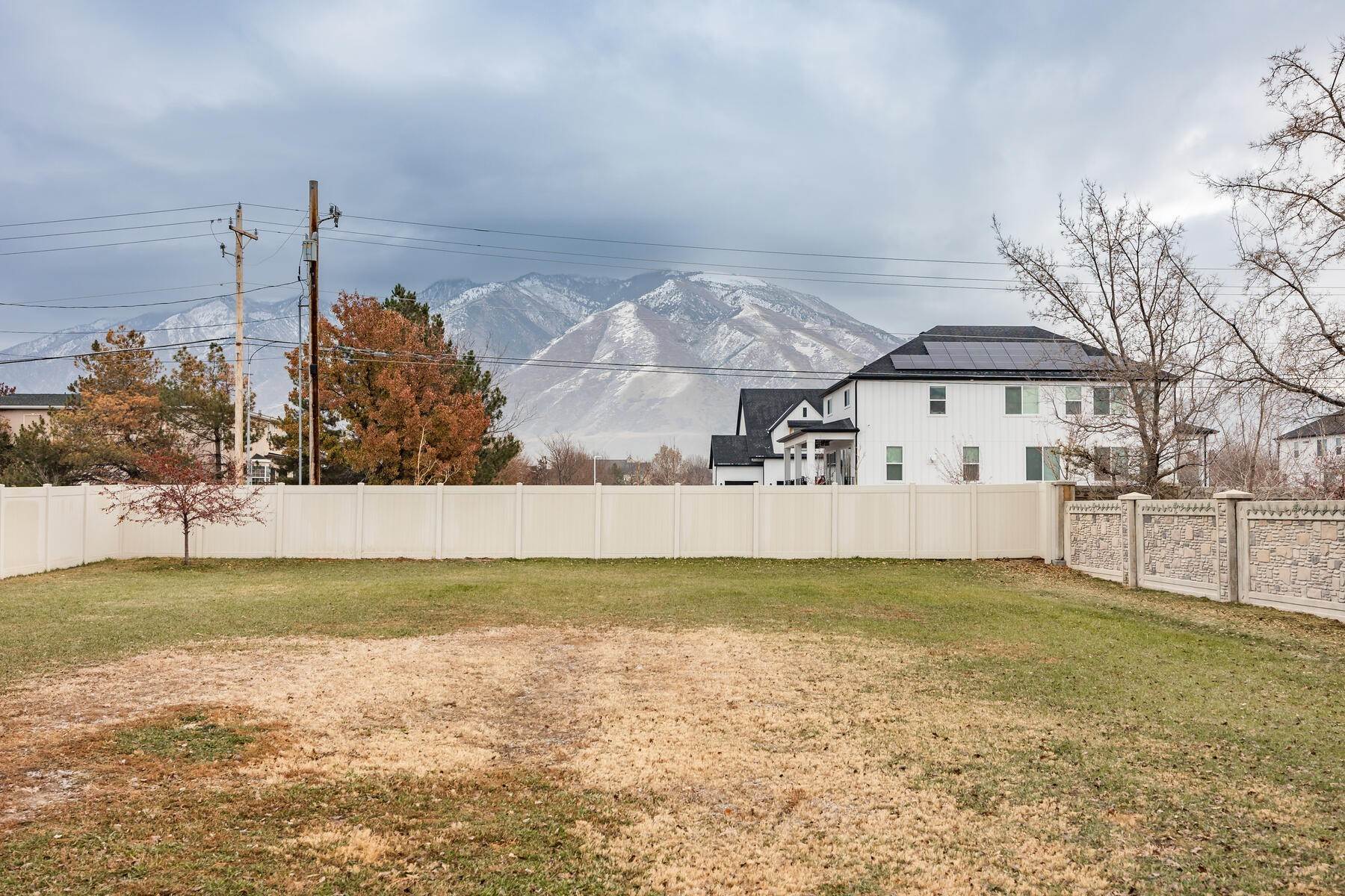 27. Single Family Homes for Sale at Peacefully located on Brown’s Pond in Draper 12972 South 300 East Draper, Utah 84020 United States